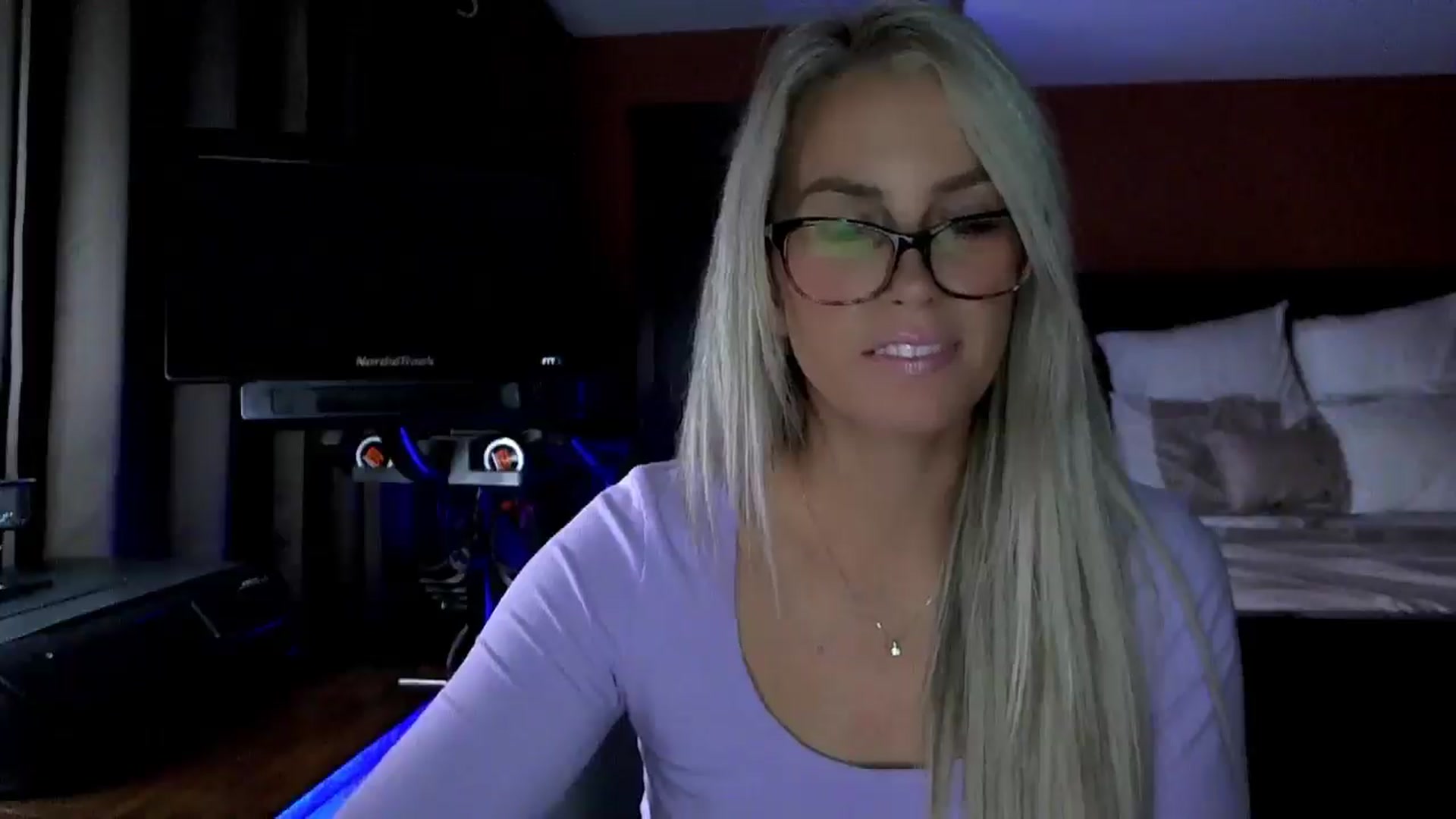 Gallery image thumbnail from Cora9's myfreecams stream on, 11/11/2025, 06:12 image 13 of 20