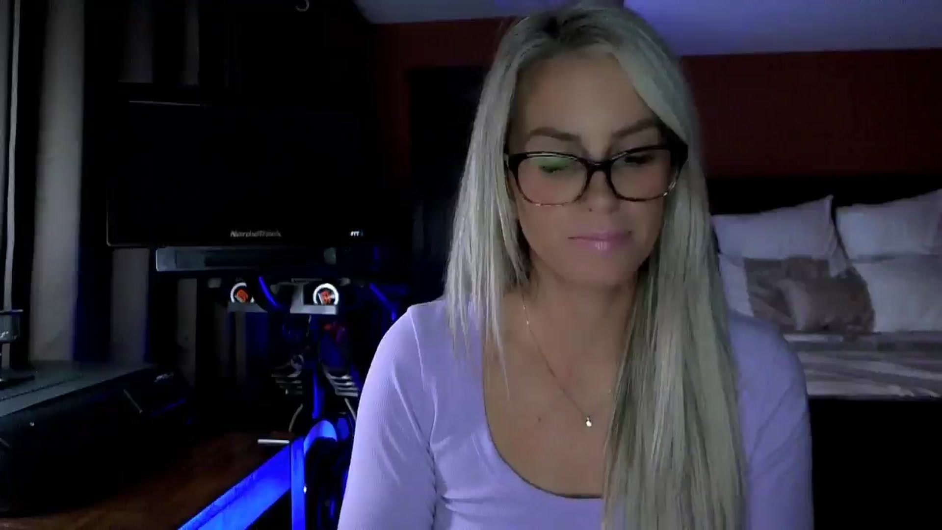 Gallery image thumbnail from Cora9's myfreecams stream on, 11/11/2025, 06:12 image 10 of 20
