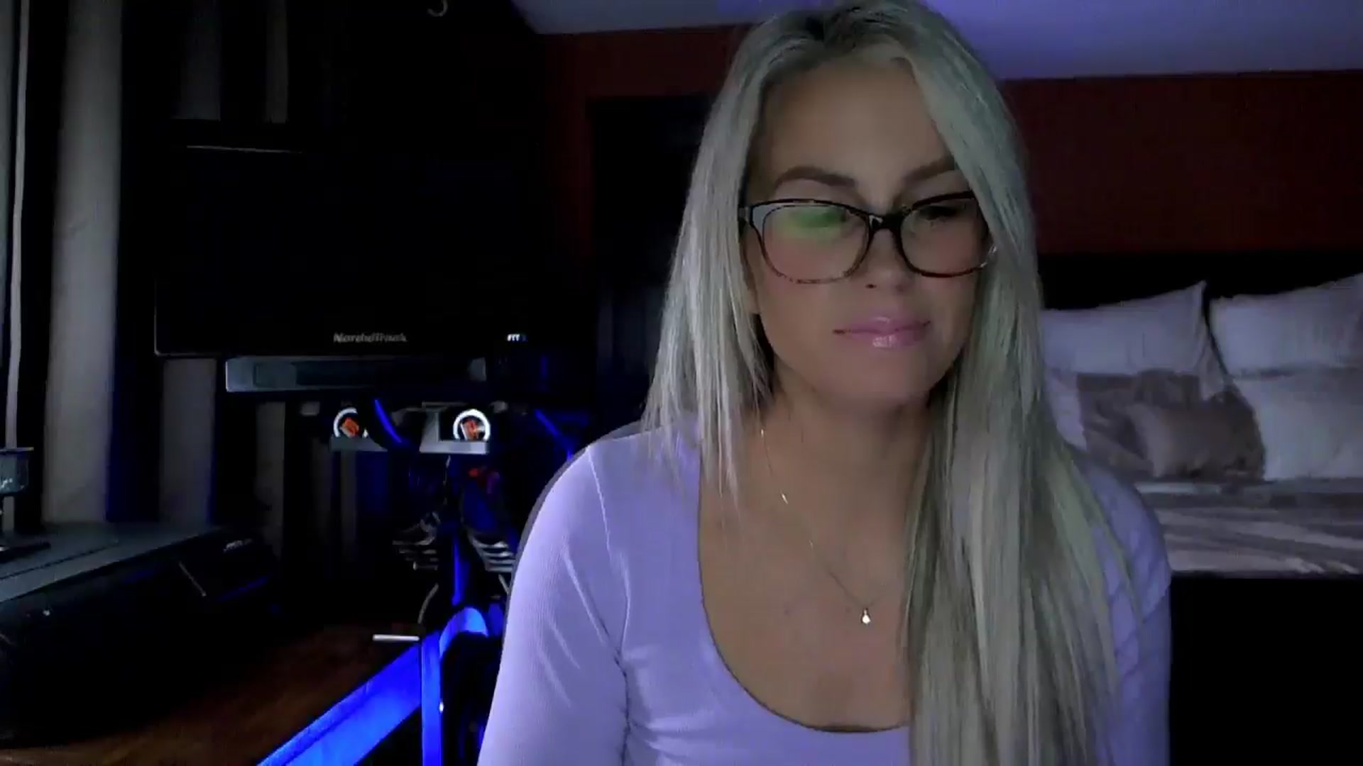 Gallery image thumbnail from Cora9's myfreecams stream on, 11/11/2025, 06:12 image 7 of 20