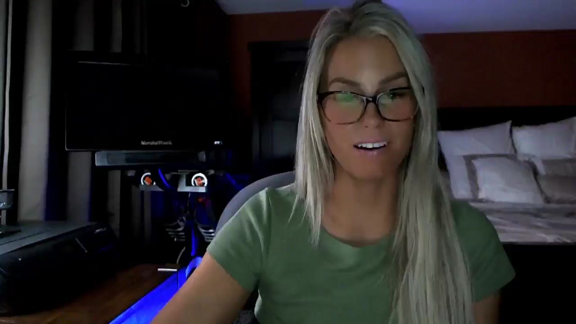 Gallery image thumbnail from Cora9's myfreecams stream on, 11/13/2025, 06:27 image 5 of 20