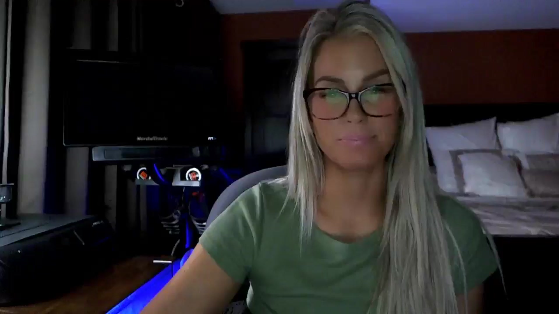 Gallery image thumbnail from Cora9's myfreecams stream on, 11/13/2025, 06:27 image 10 of 20
