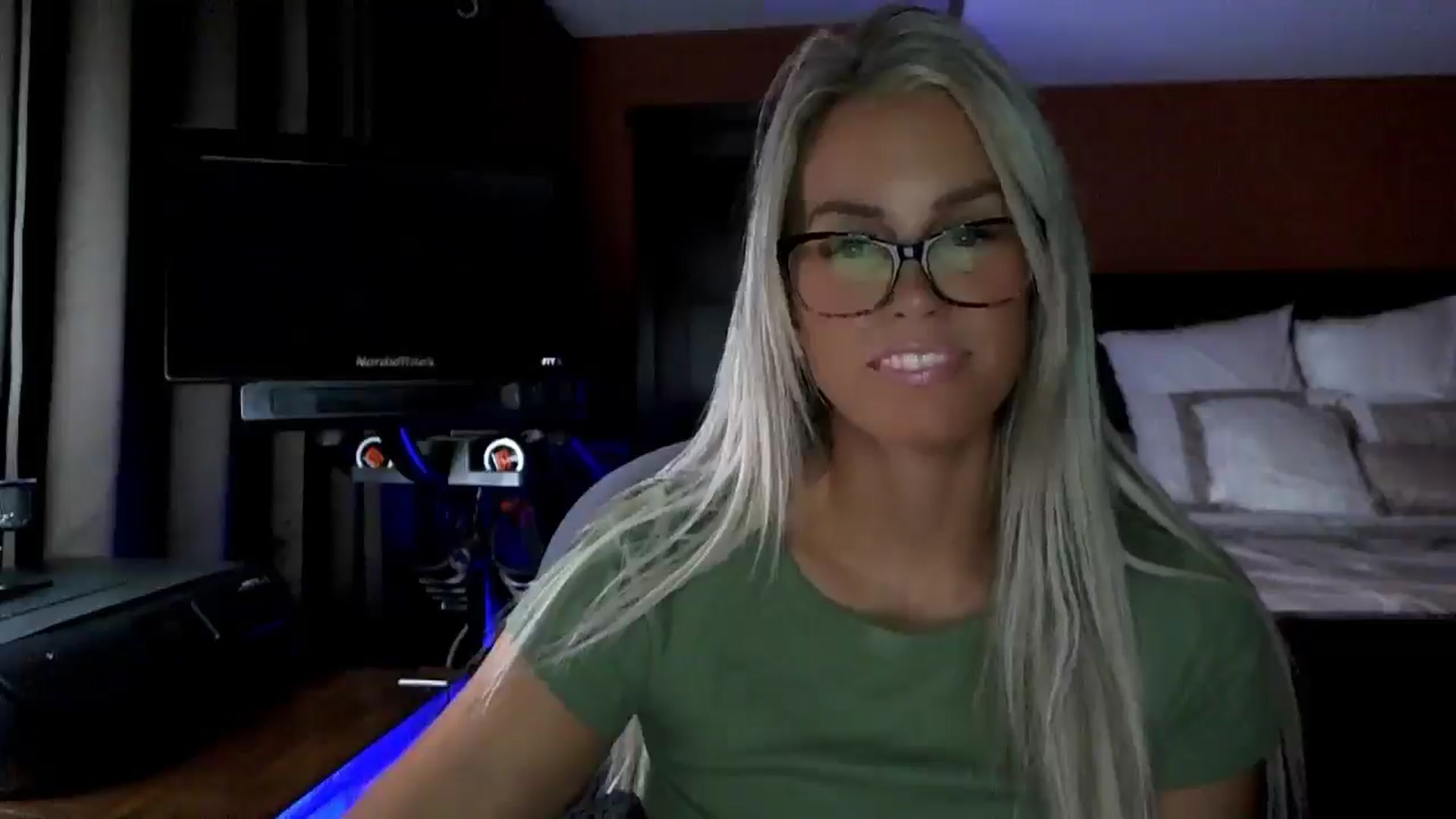 Gallery image thumbnail from Cora9's myfreecams stream on, 11/13/2025, 06:27 image 19 of 20