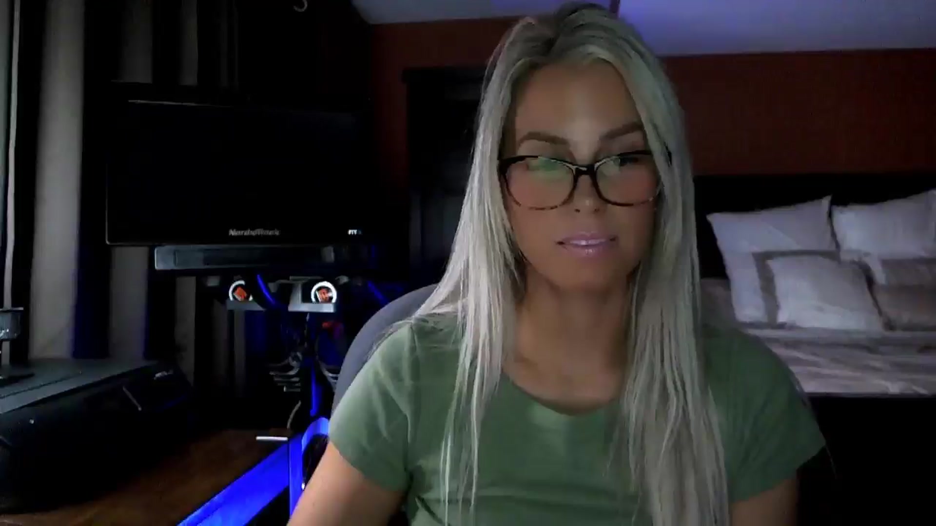Gallery image thumbnail from Cora9's myfreecams stream on, 11/13/2025, 06:27 image 20 of 20