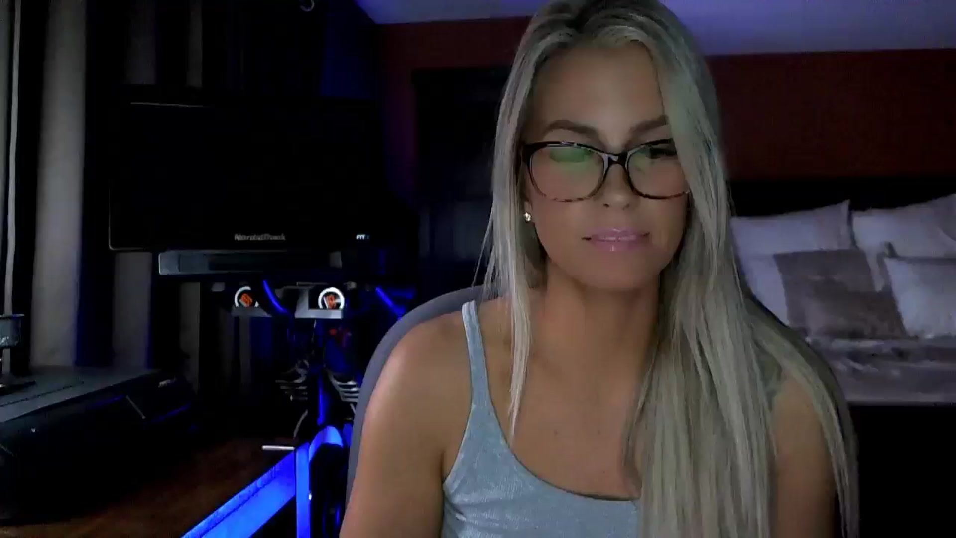 Gallery image thumbnail from Cora9's myfreecams stream on, 11/14/2025, 06:11 image 4 of 20