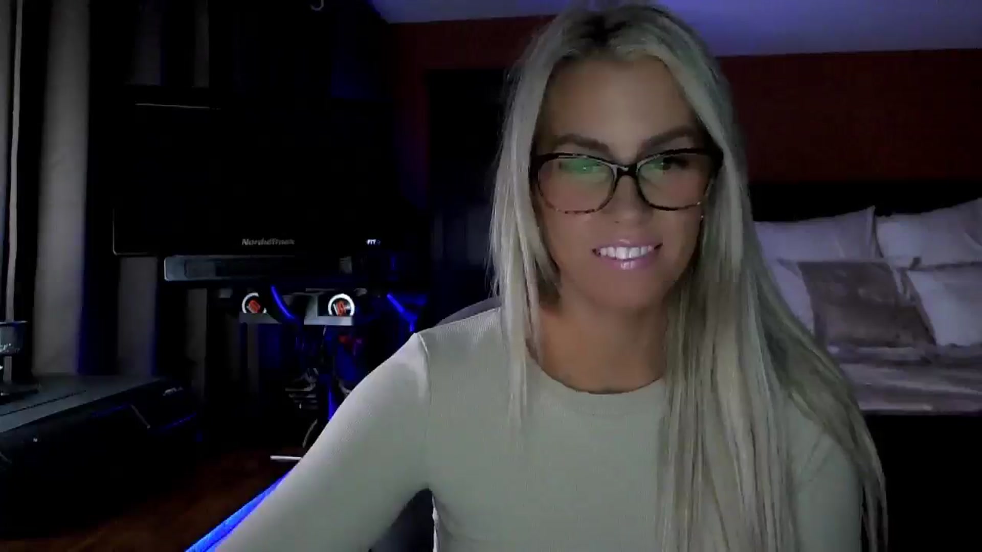Gallery image thumbnail from Cora9's myfreecams stream on, 11/18/2025, 05:44 image 3 of 20