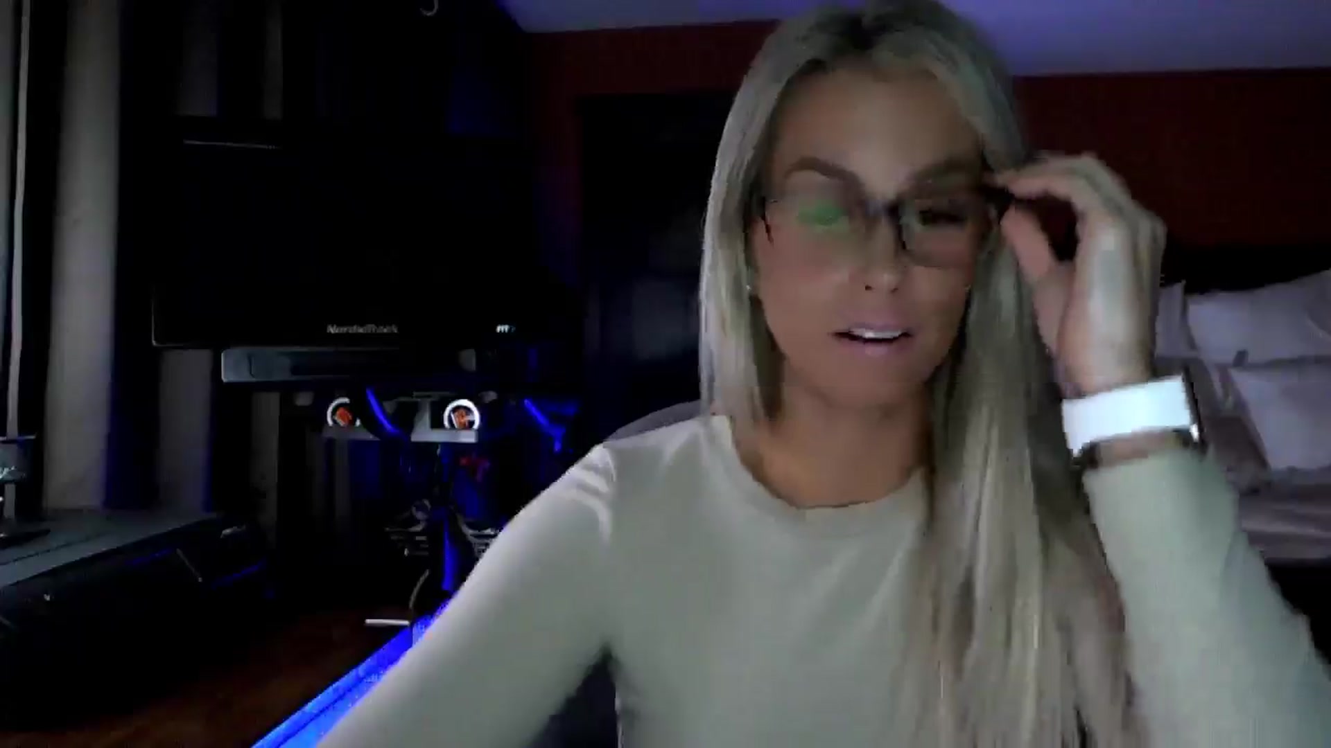 Gallery image thumbnail from Cora9's myfreecams stream on, 11/18/2025, 05:44 image 20 of 20