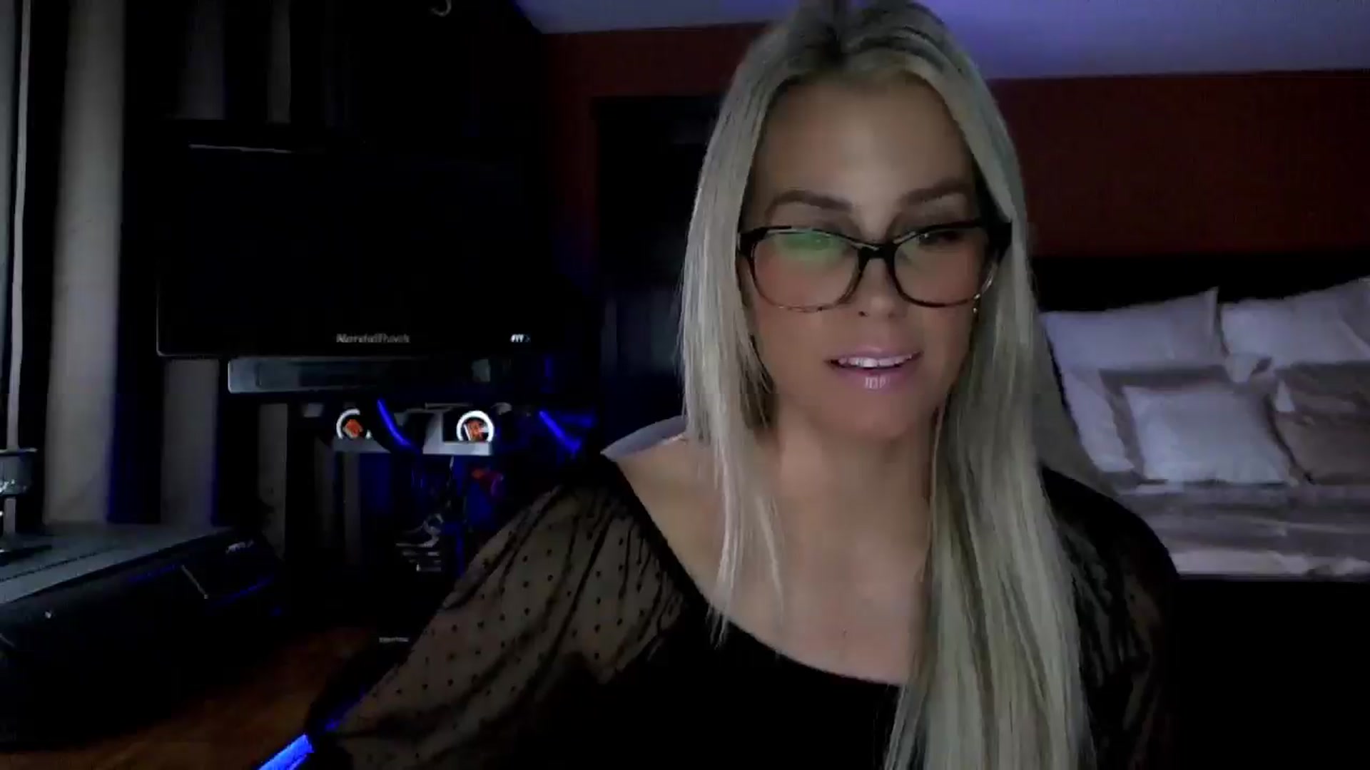 Gallery image thumbnail from Cora9's myfreecams stream on, 11/19/2025, 05:41 image 19 of 20