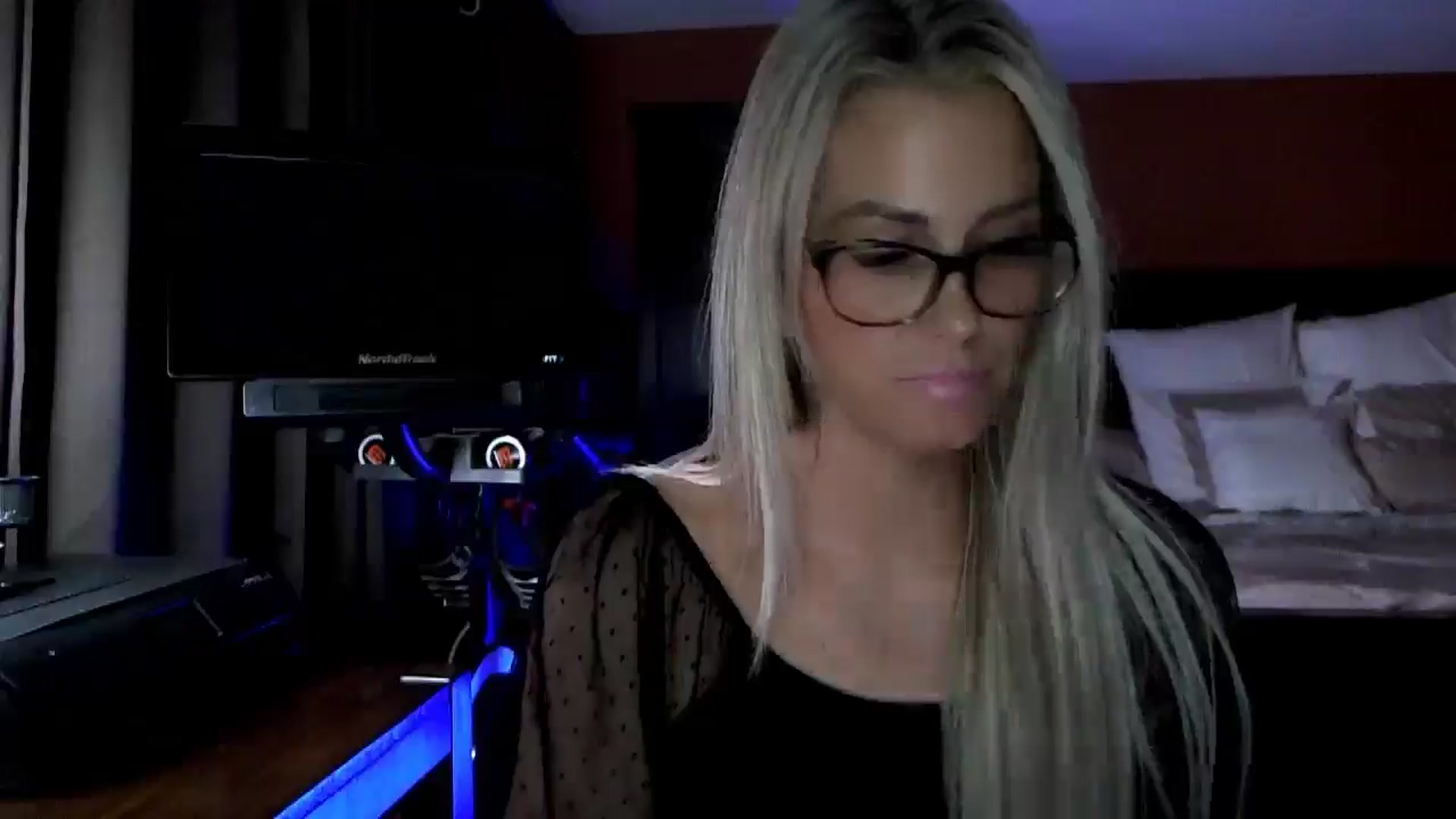 Gallery image thumbnail from Cora9's myfreecams stream on, 11/19/2025, 05:41 image 5 of 20