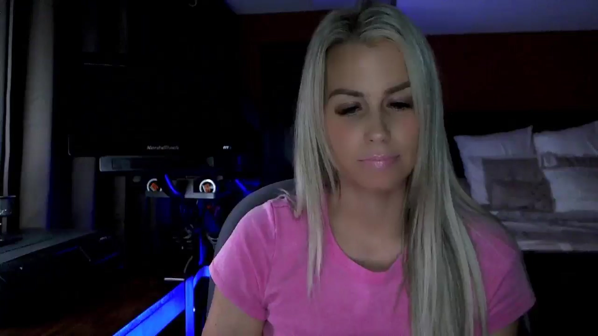 Gallery image thumbnail from Cora9's myfreecams stream on, 11/20/2025, 06:23 image 16 of 20