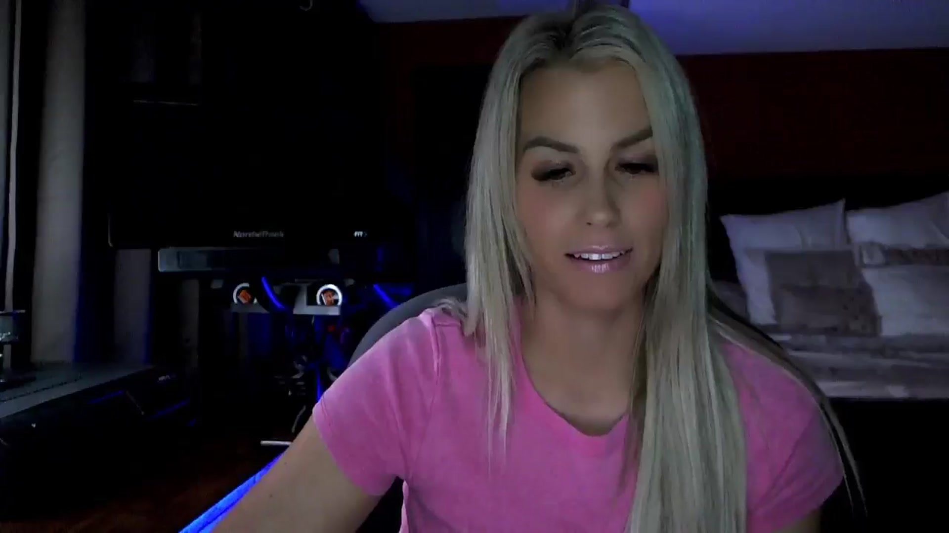 Gallery image thumbnail from Cora9's myfreecams stream on, 11/20/2025, 06:23 image 12 of 20