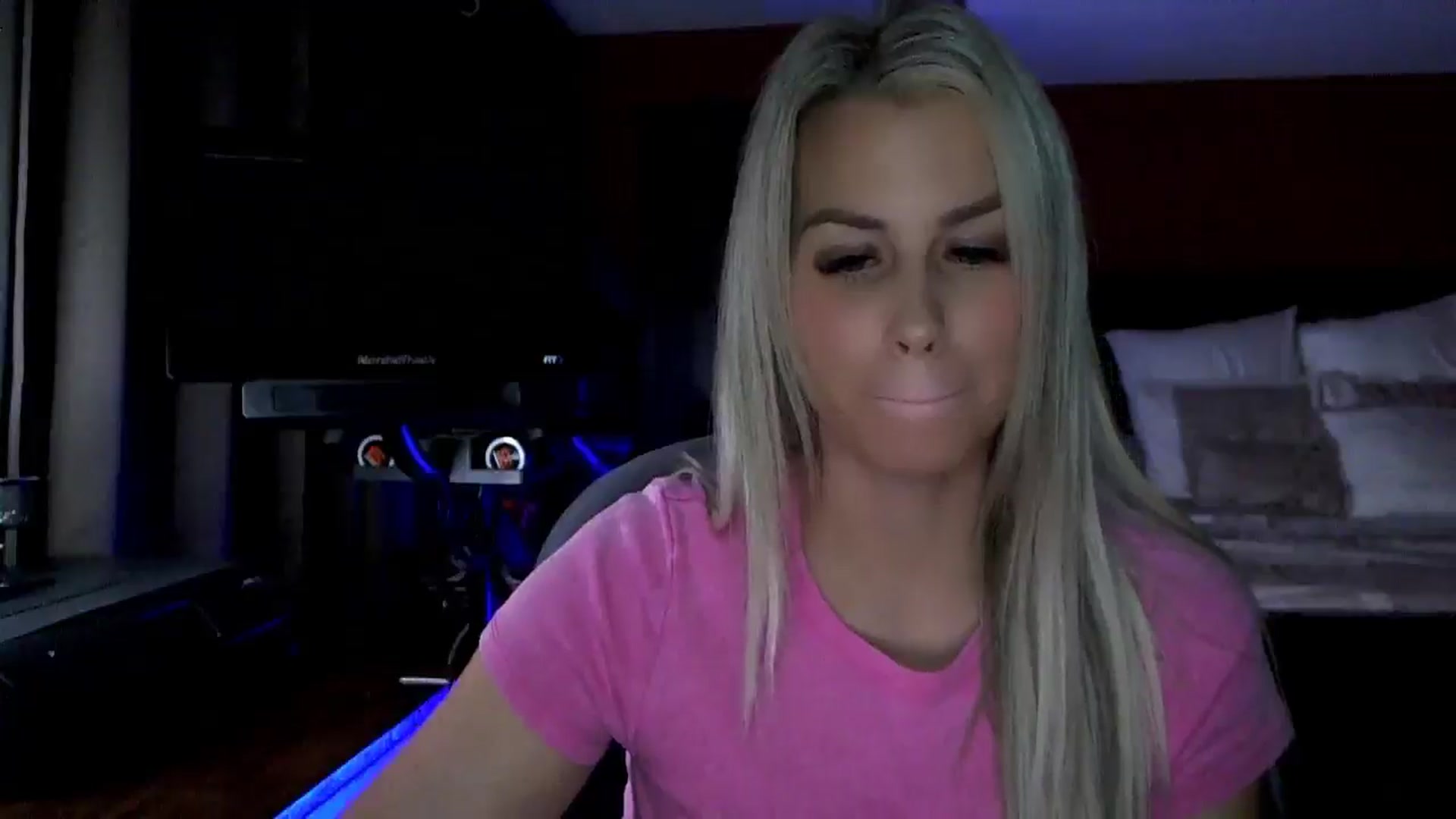 Gallery image thumbnail from Cora9's myfreecams stream on, 11/20/2025, 06:23 image 17 of 20