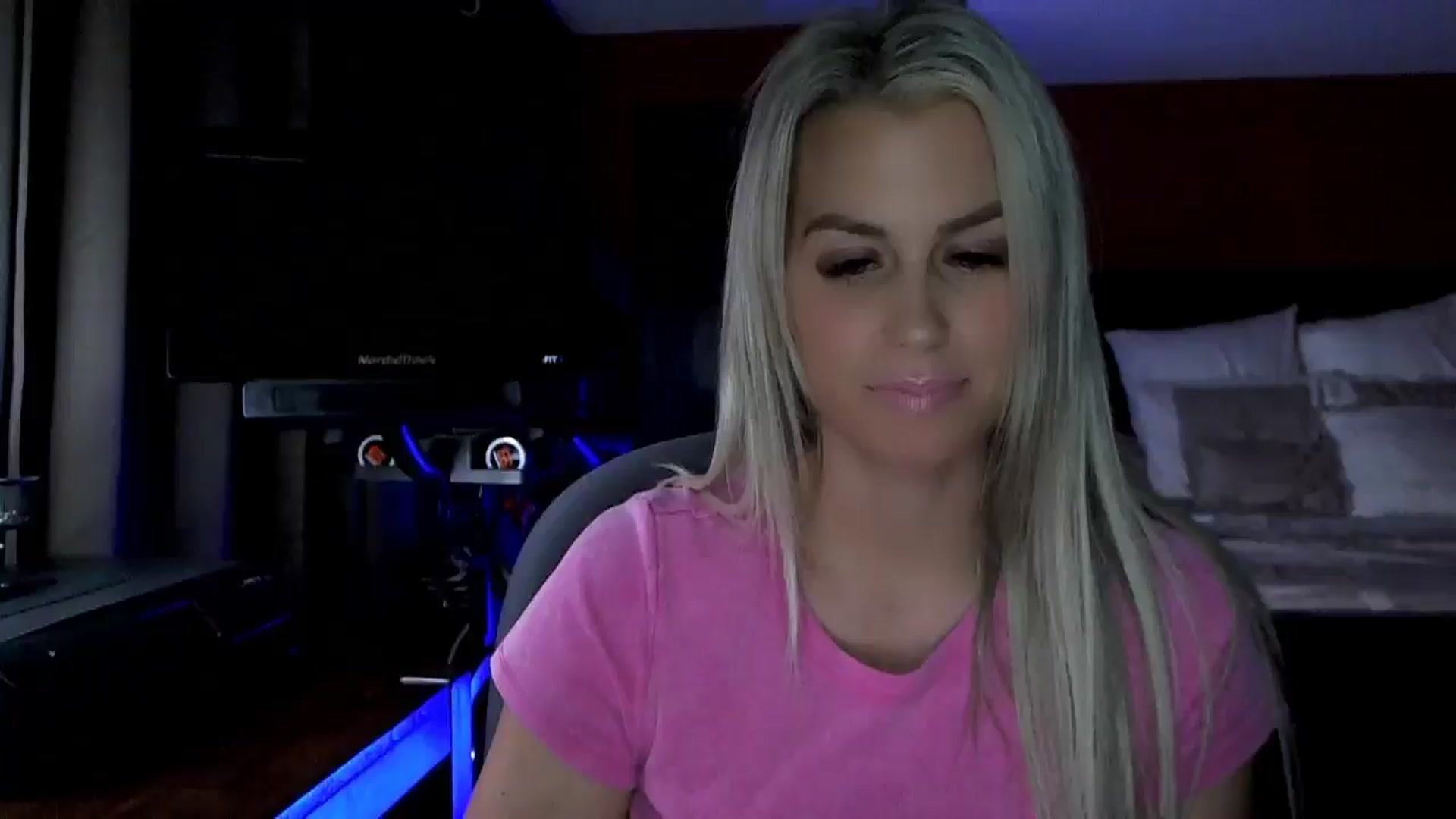 Gallery image thumbnail from Cora9's myfreecams stream on, 11/20/2025, 06:23 image 4 of 20