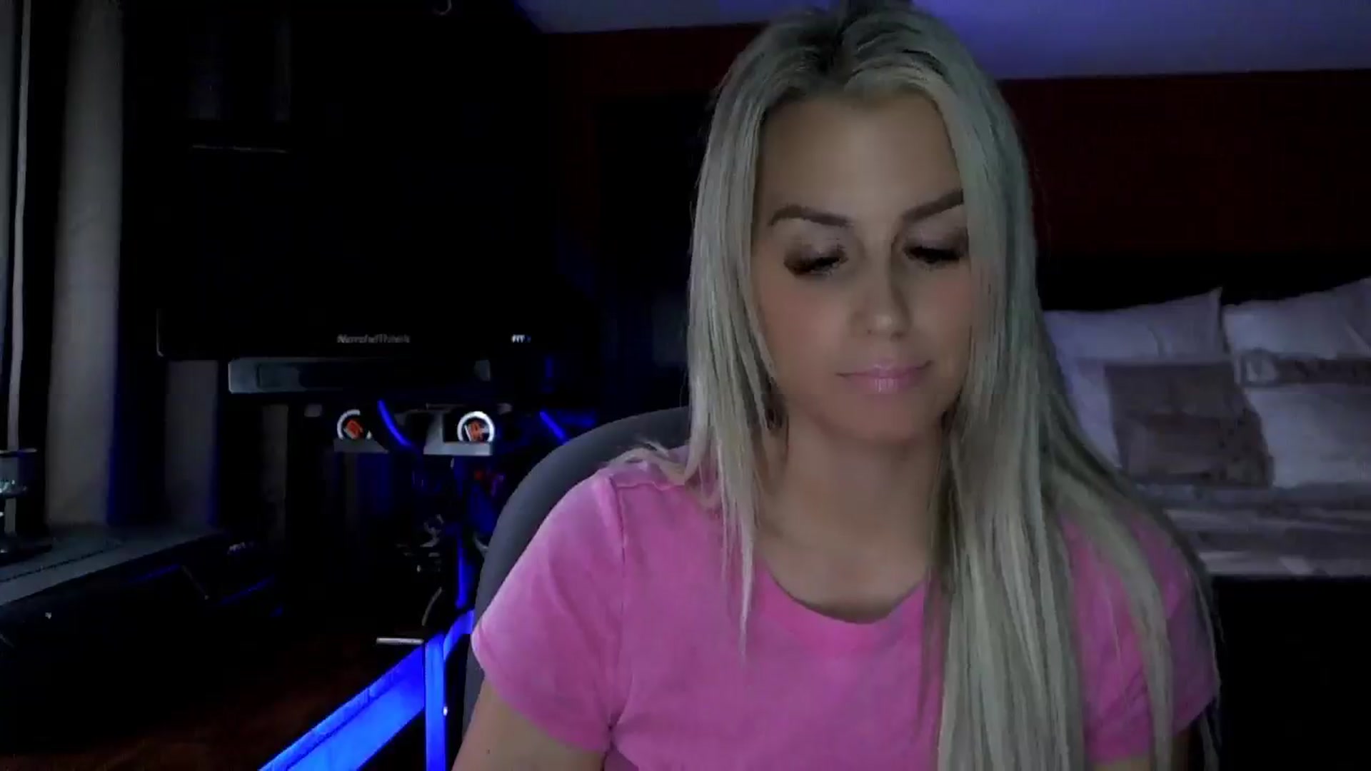 Gallery image thumbnail from Cora9's myfreecams stream on, 11/20/2025, 06:23 image 8 of 20