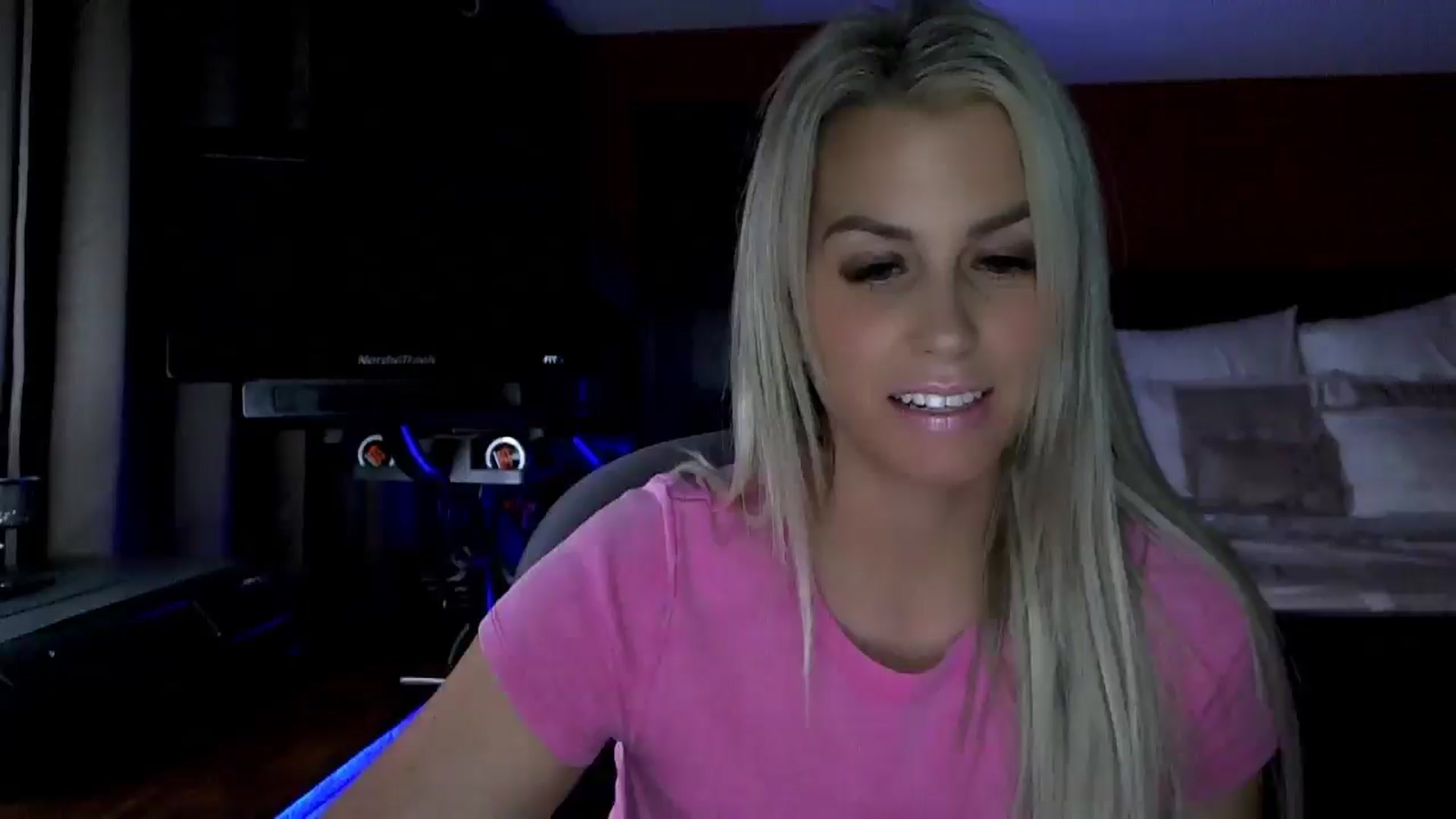 Gallery image thumbnail from Cora9's myfreecams stream on, 11/20/2025, 06:23 image 6 of 20