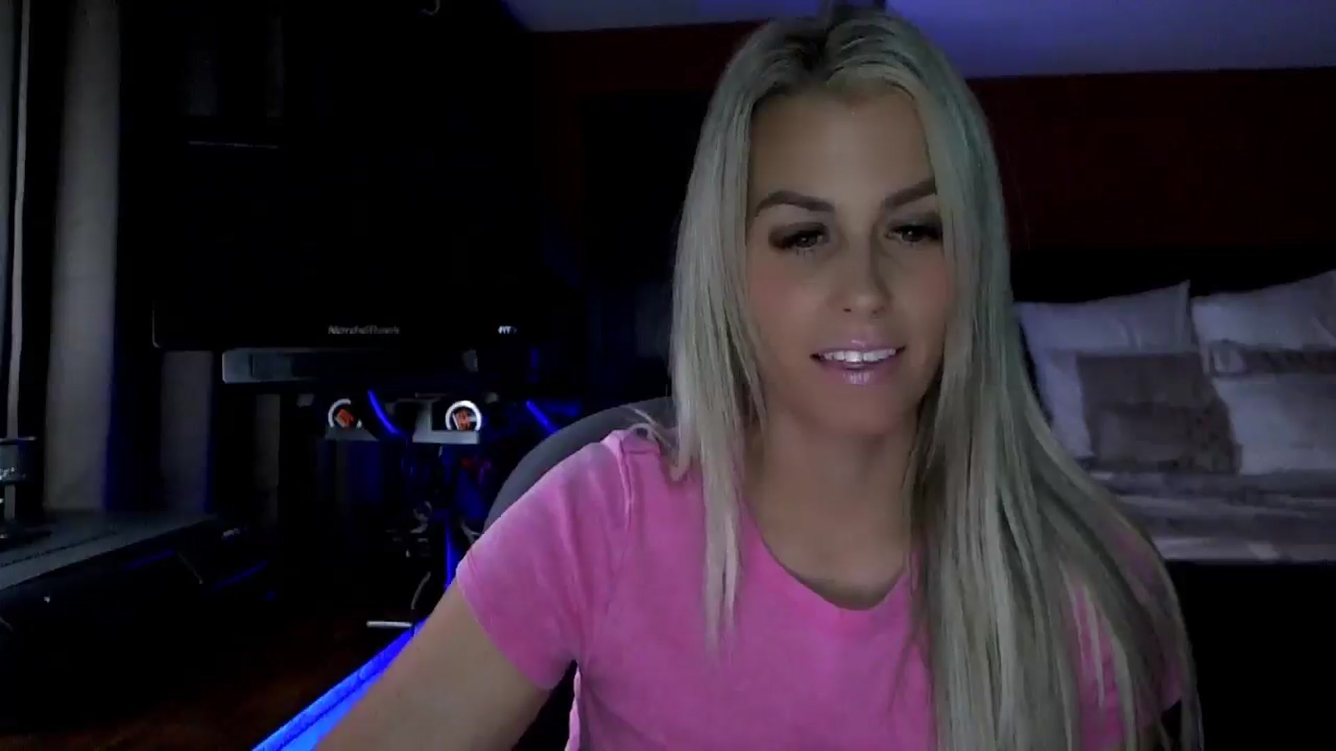 Gallery image thumbnail from Cora9's myfreecams stream on, 11/20/2025, 06:23 image 15 of 20