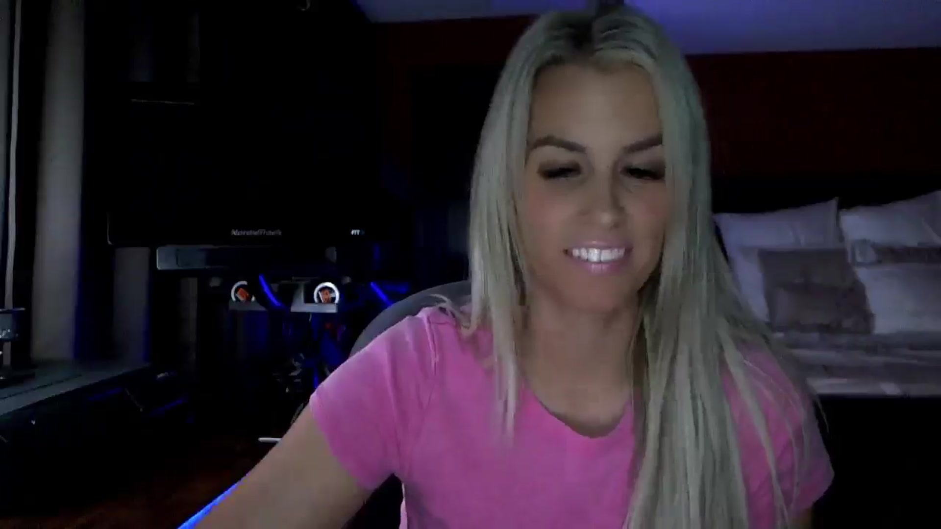 Gallery image thumbnail from Cora9's myfreecams stream on, 11/20/2025, 06:23 image 14 of 20