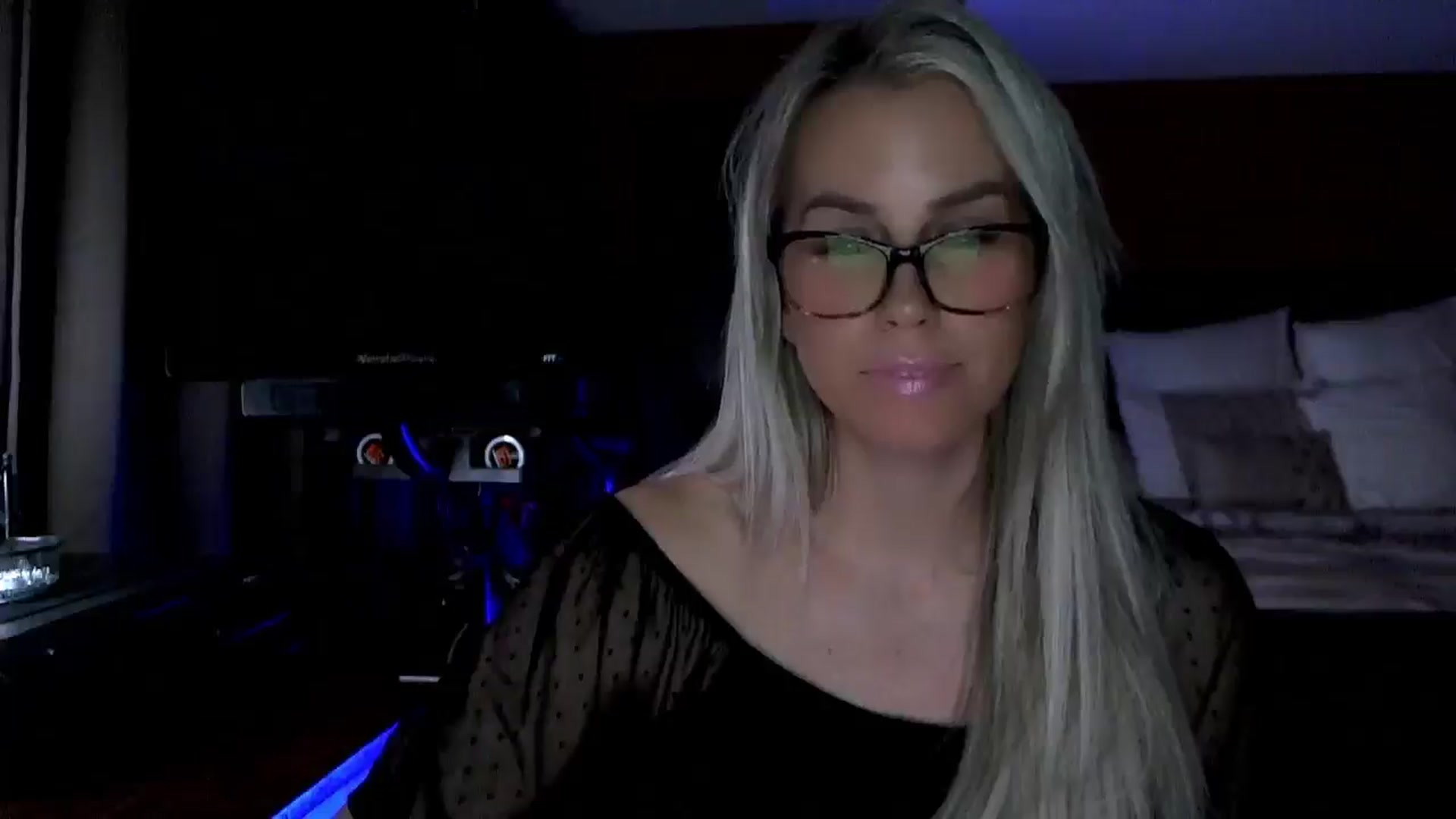 Gallery image thumbnail from Cora9's myfreecams stream on, 12/03/2025, 06:18 image 16 of 20
