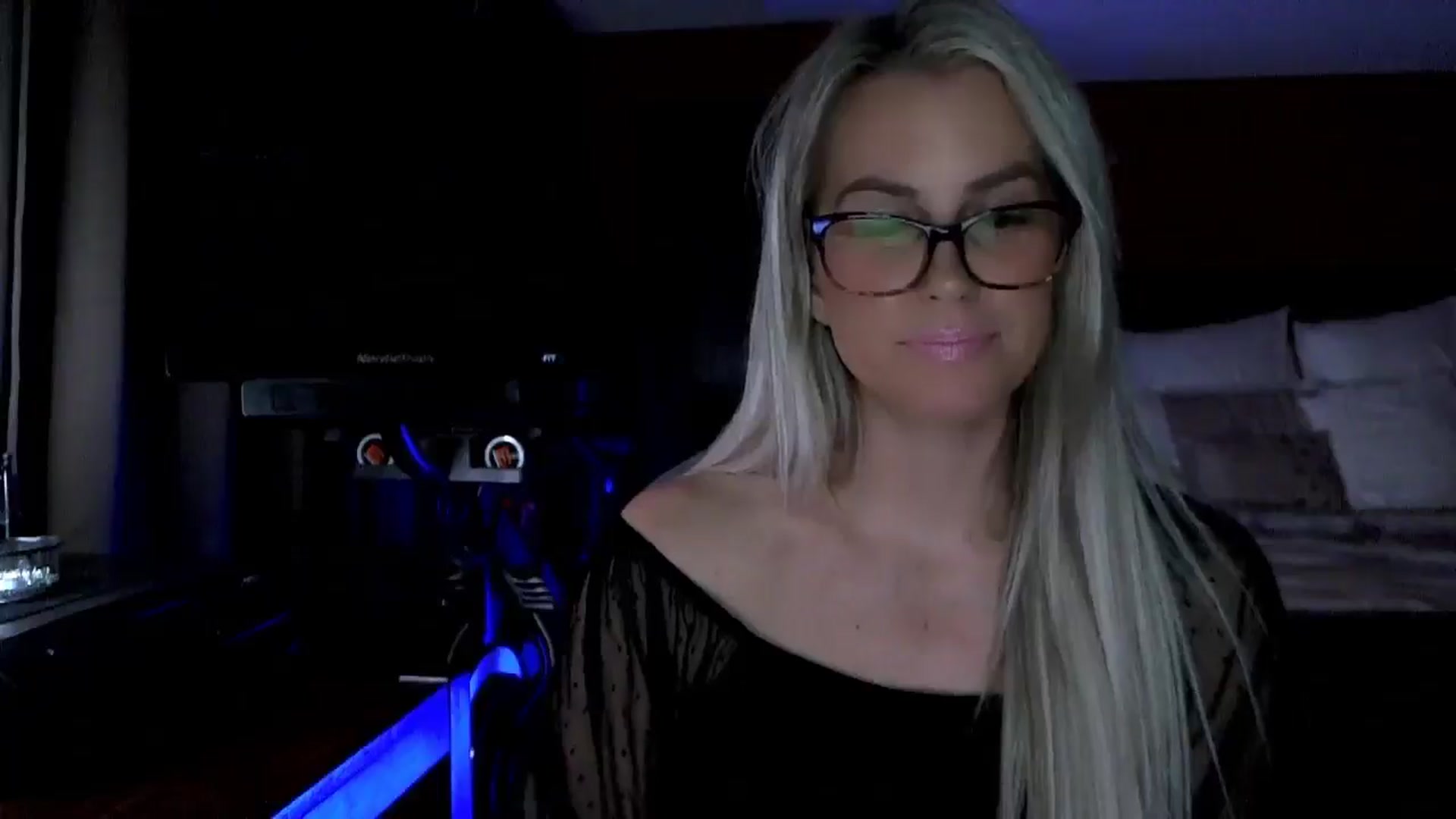 Gallery image thumbnail from Cora9's myfreecams stream on, 12/03/2025, 06:18 image 11 of 20