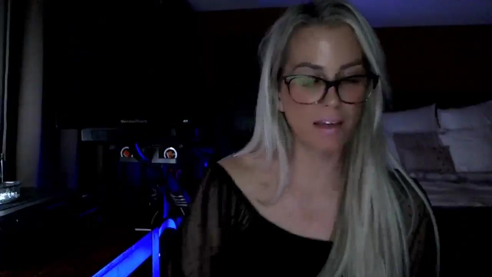 Gallery image thumbnail from Cora9's myfreecams stream on, 12/03/2025, 06:18 image 18 of 20