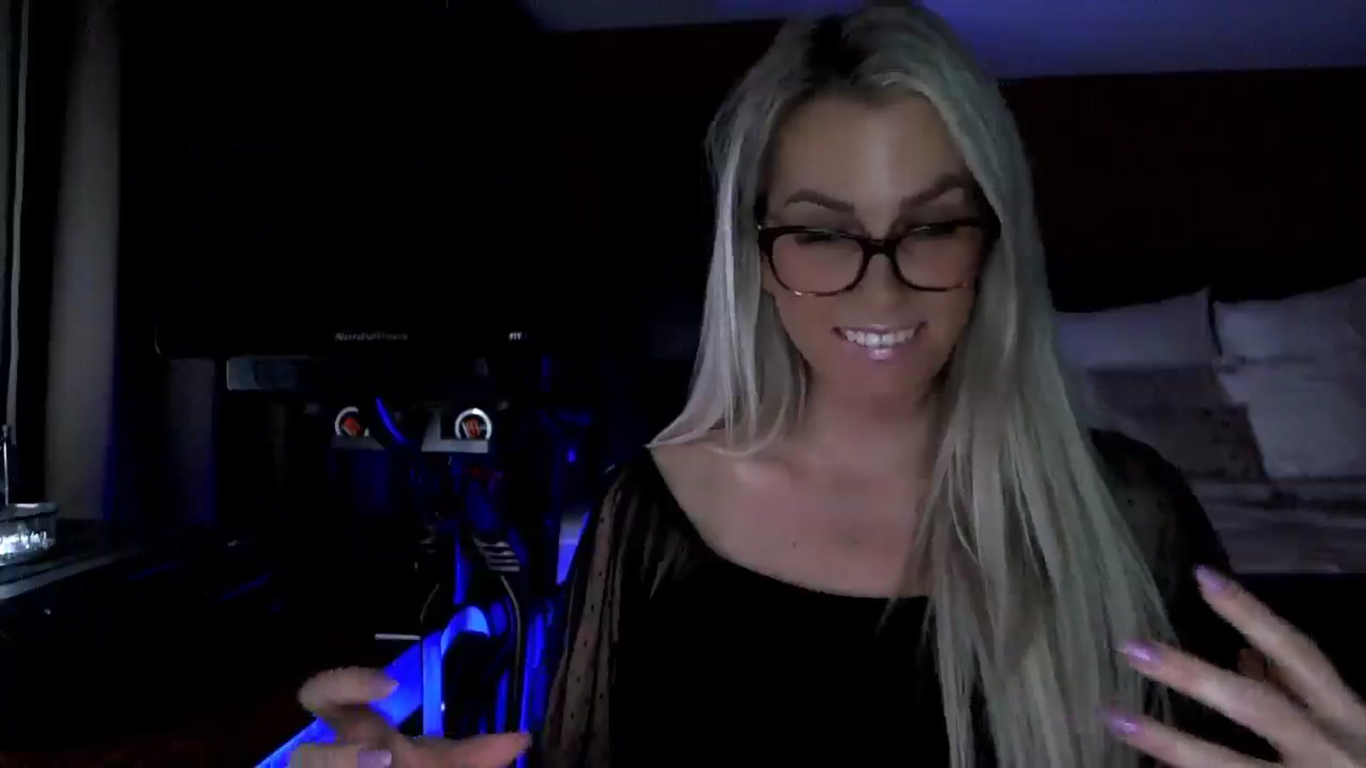 Gallery image thumbnail from Cora9's myfreecams stream on, 12/03/2025, 06:18 image 2 of 20