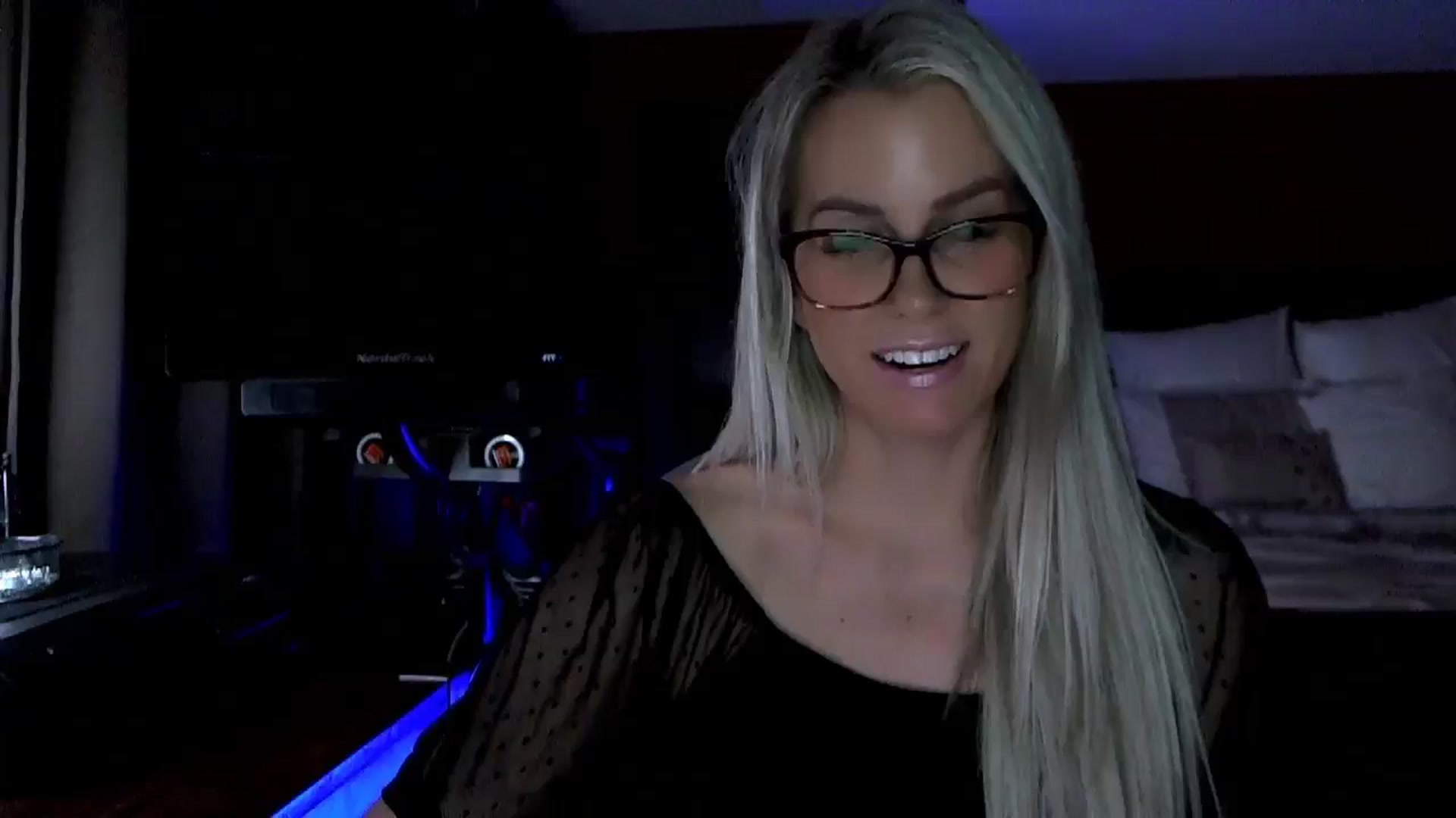 Gallery image thumbnail from Cora9's myfreecams stream on, 12/03/2025, 06:18 image 1 of 20