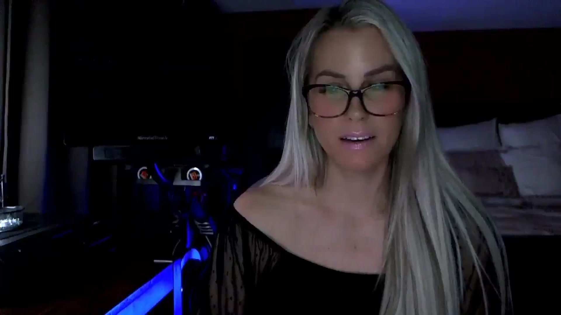 Gallery image thumbnail from Cora9's myfreecams stream on, 12/03/2025, 06:18 image 10 of 20