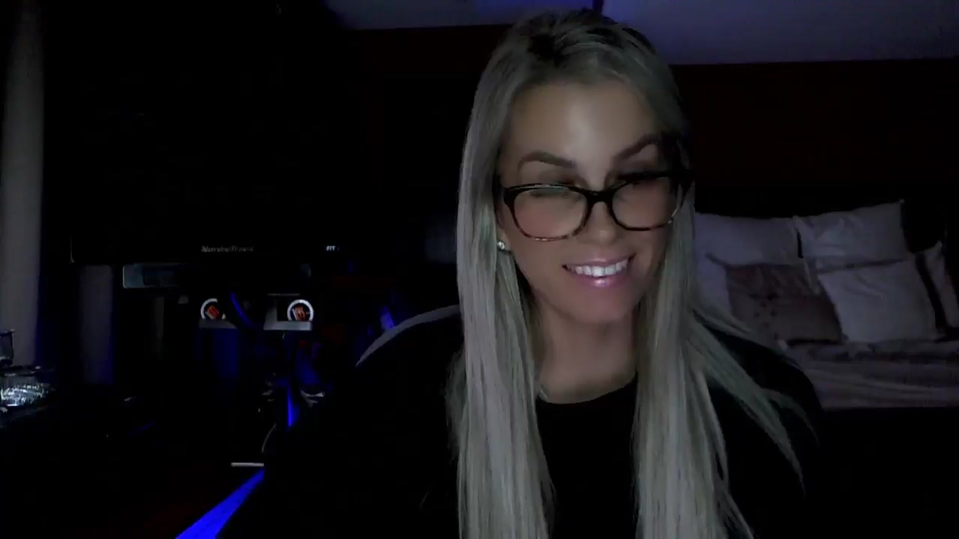 Gallery image thumbnail from Cora9's myfreecams stream on, 01/06/2026, 06:05 image 18 of 20