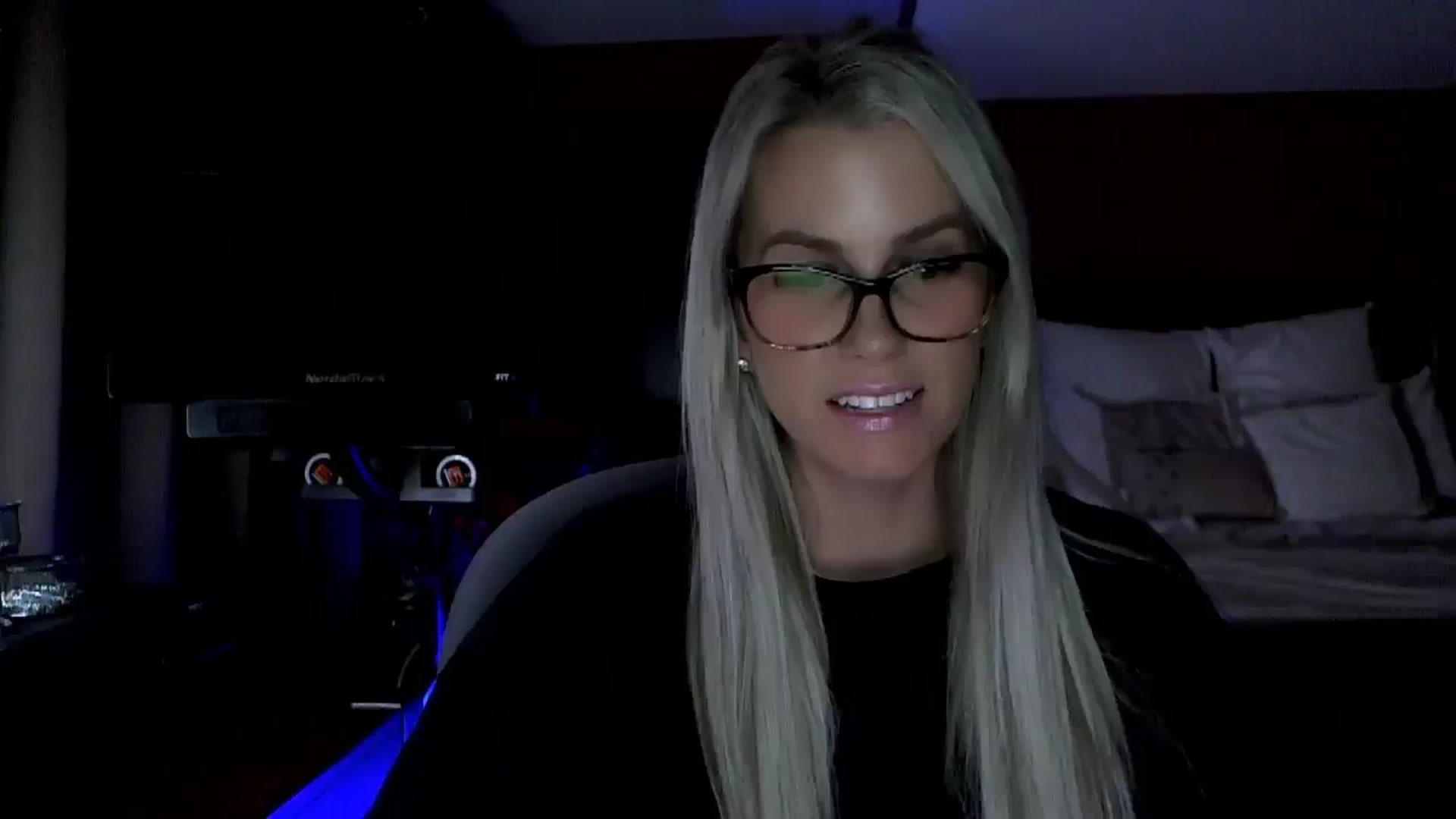 Gallery image thumbnail from Cora9's myfreecams stream on, 01/06/2026, 06:05 image 1 of 20
