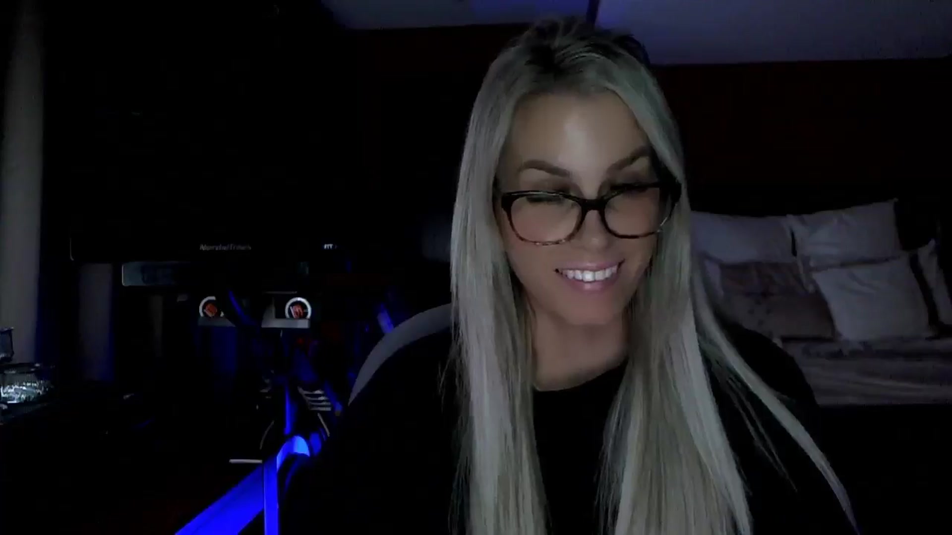 Gallery image thumbnail from Cora9's myfreecams stream on, 01/06/2026, 06:05 image 15 of 20