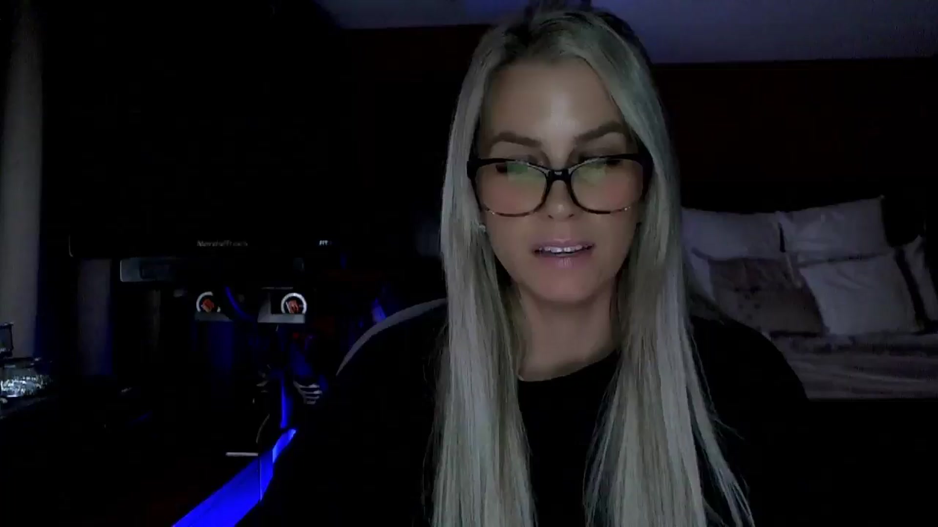Gallery image thumbnail from Cora9's myfreecams stream on, 01/06/2026, 06:05 image 17 of 20