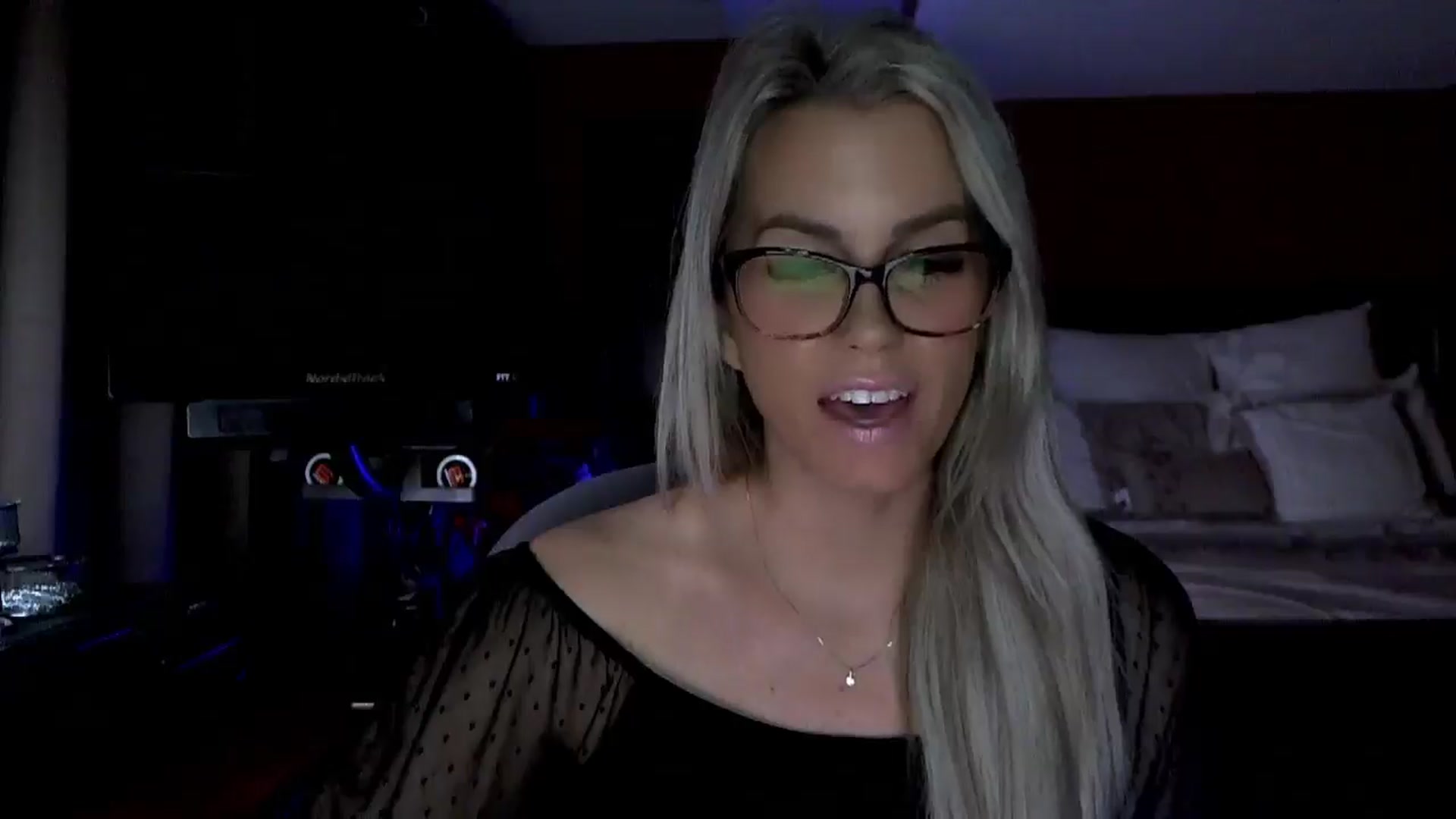 Gallery image thumbnail from Cora9's myfreecams stream on, 01/07/2026, 05:18 image 19 of 20