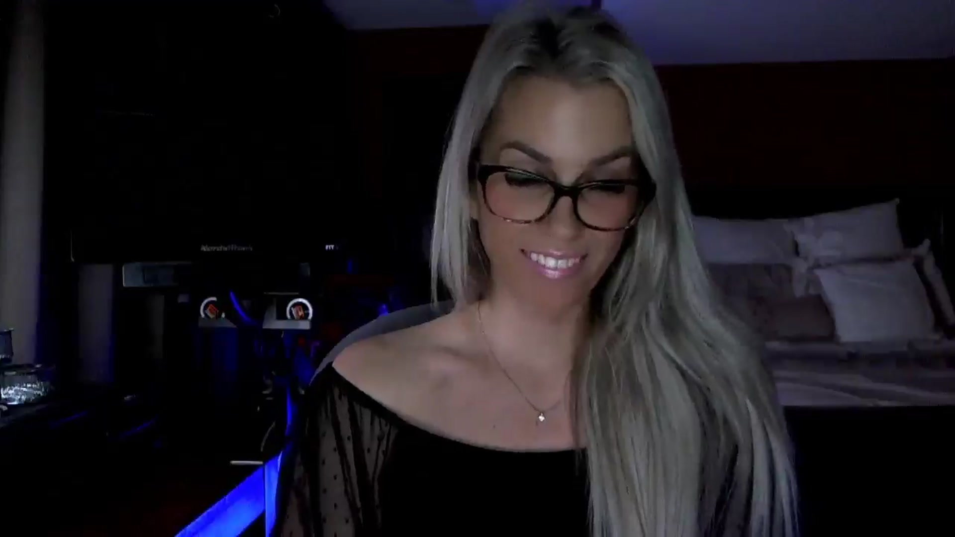Gallery image thumbnail from Cora9's myfreecams stream on, 01/07/2026, 05:18 image 18 of 20