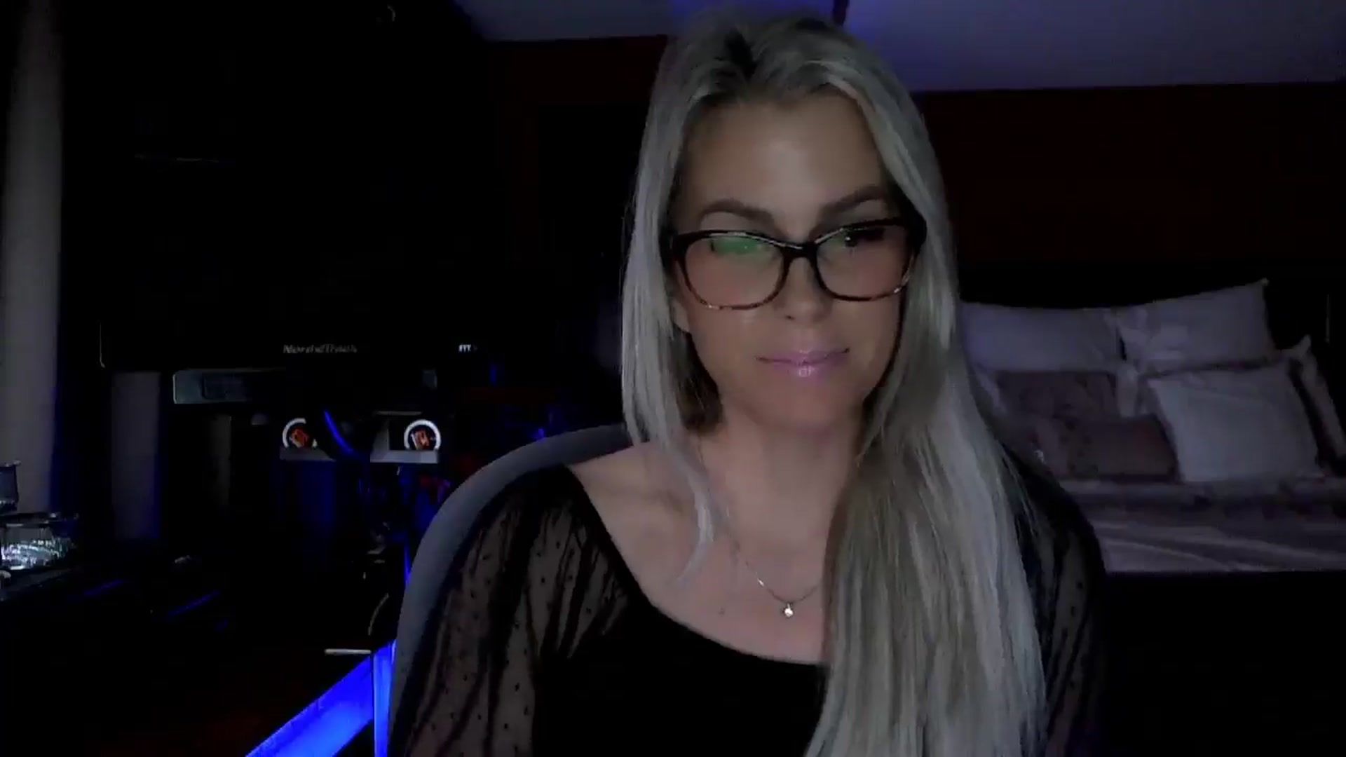 Gallery image thumbnail from Cora9's myfreecams stream on, 01/07/2026, 05:18 image 6 of 20