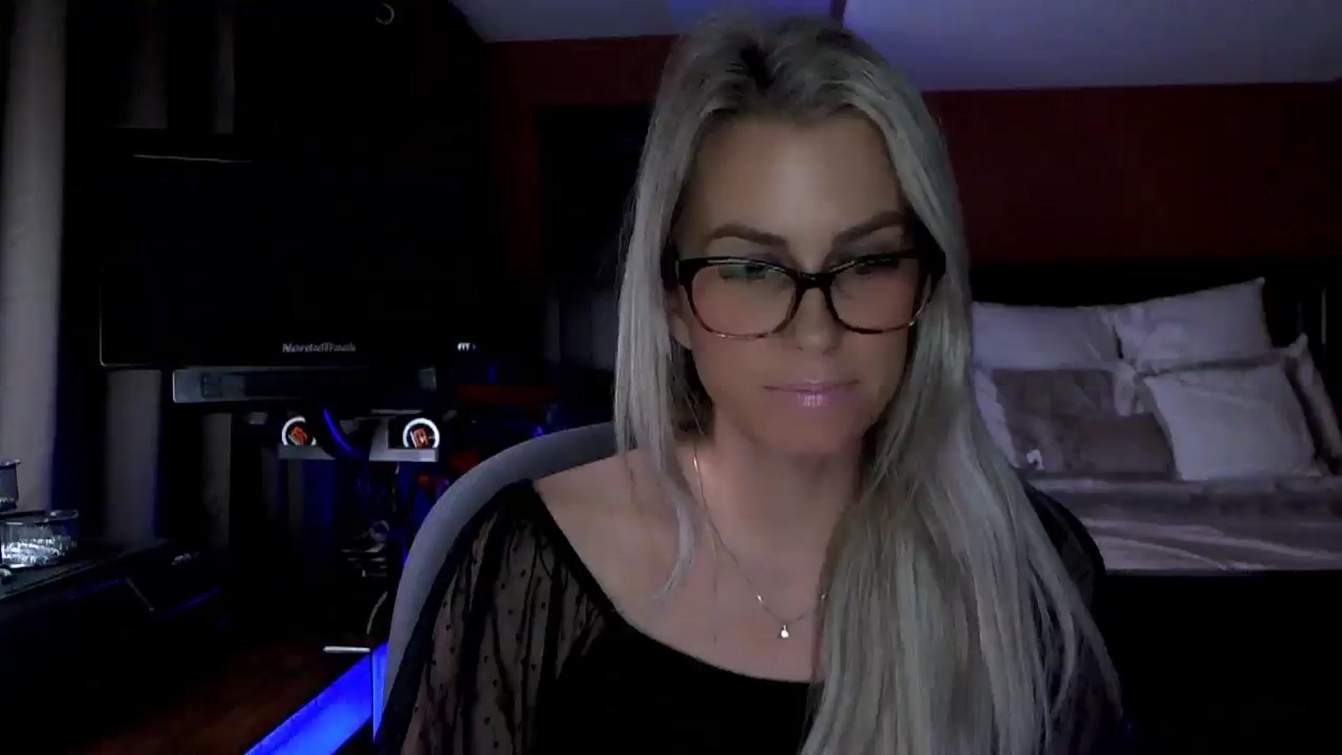 Gallery image thumbnail from Cora9's myfreecams stream on, 01/07/2026, 05:18 image 4 of 20