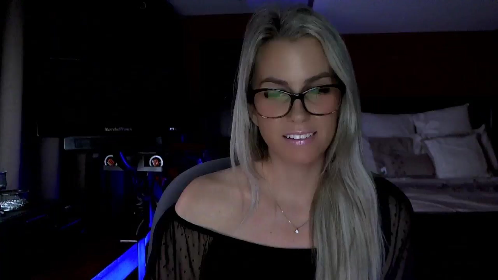 Gallery image thumbnail from Cora9's myfreecams stream on, 01/07/2026, 05:18 image 12 of 20