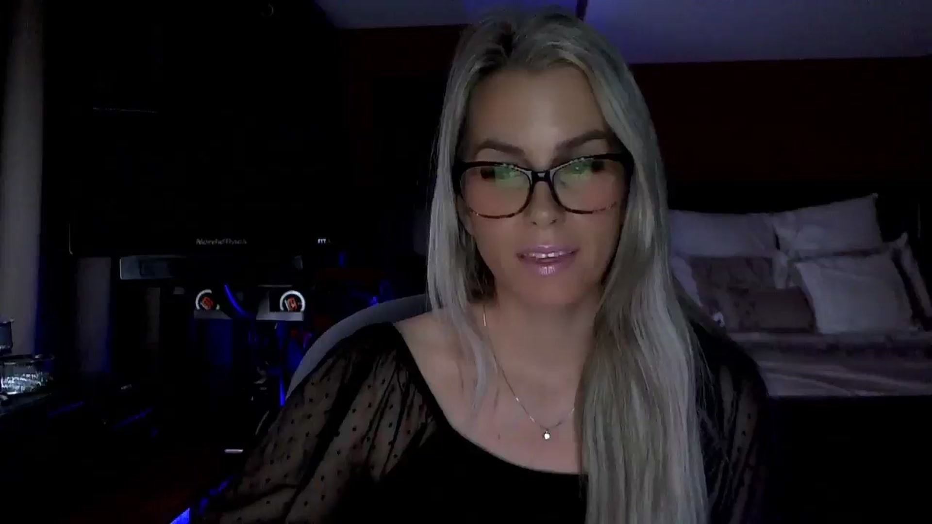 Gallery image thumbnail from Cora9's myfreecams stream on, 01/07/2026, 05:18 image 7 of 20
