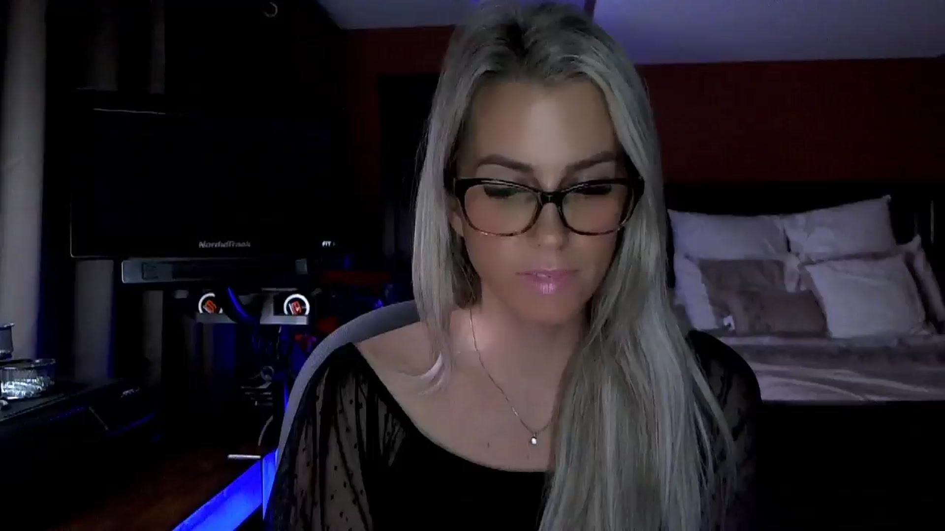 Gallery image thumbnail from Cora9's myfreecams stream on, 01/07/2026, 05:18 image 2 of 20