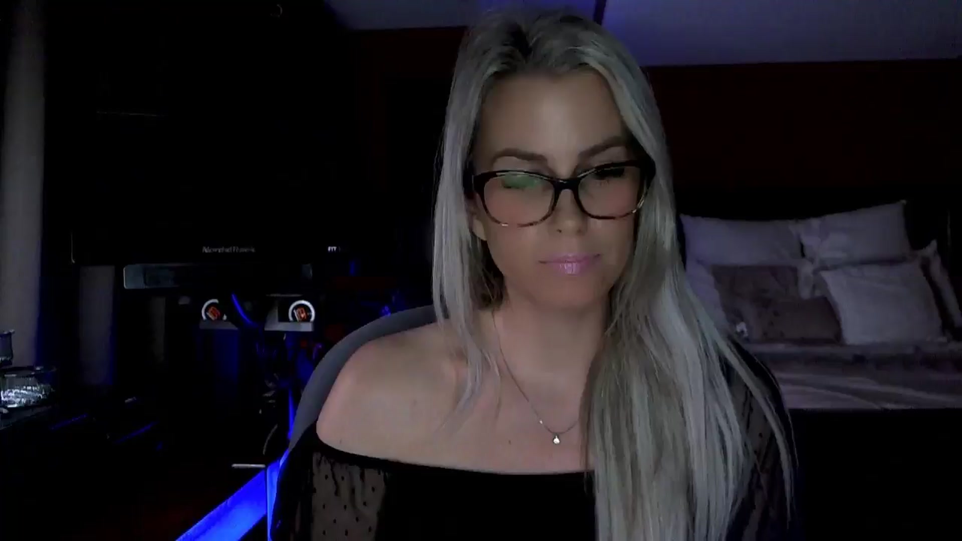 Gallery image thumbnail from Cora9's myfreecams stream on, 01/07/2026, 05:18 image 9 of 20