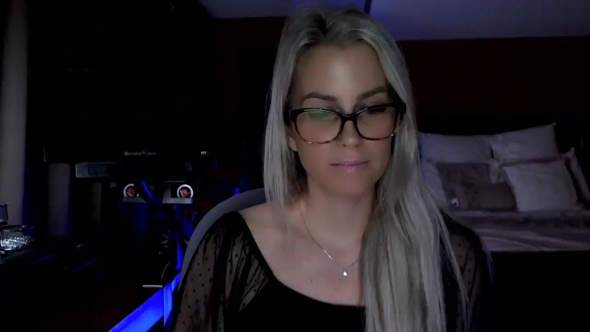 Gallery image thumbnail from Cora9's myfreecams stream on, 01/07/2026, 05:38 image 19 of 20