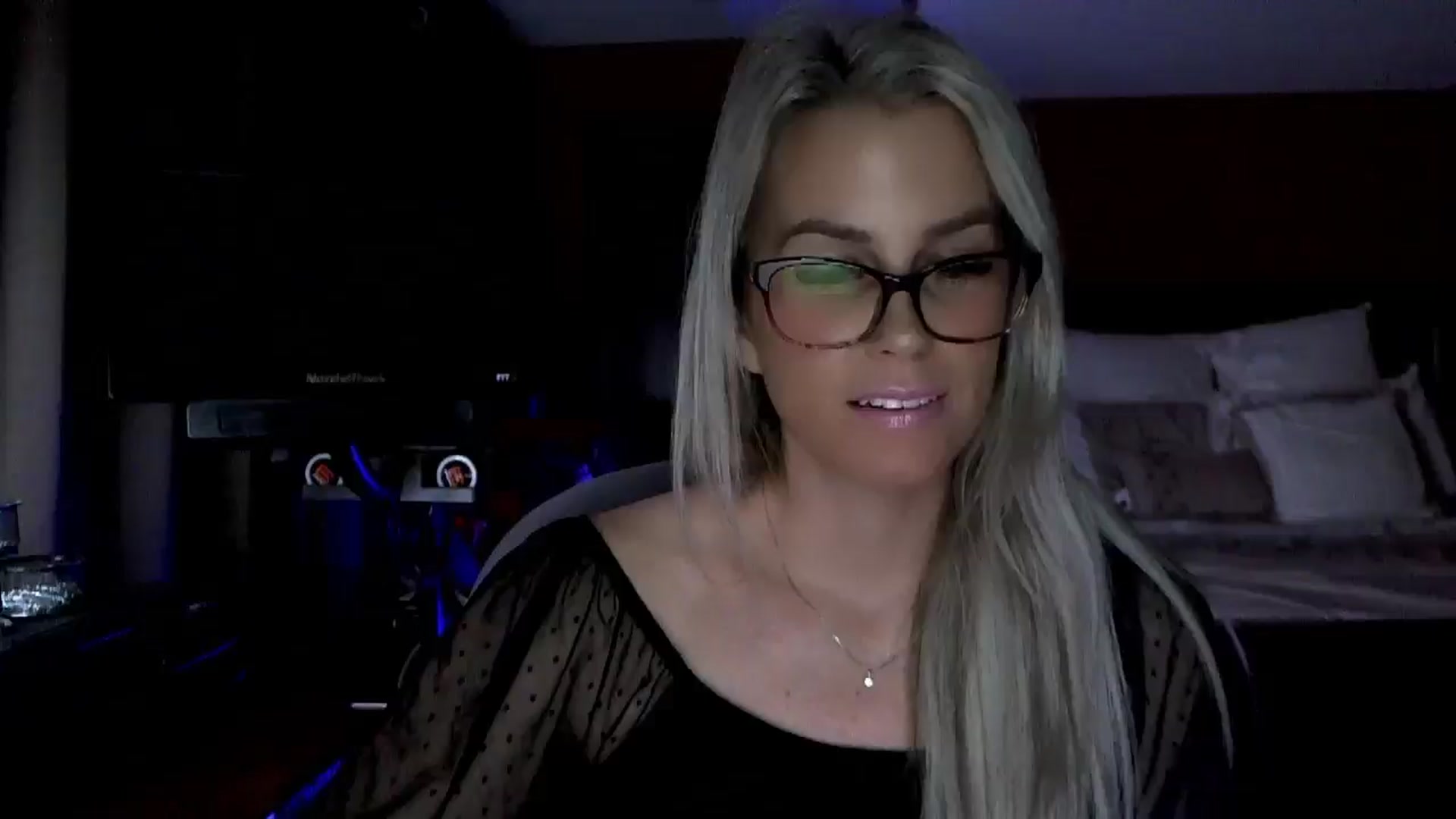 Gallery image thumbnail from Cora9's myfreecams stream on, 01/07/2026, 05:38 image 3 of 20