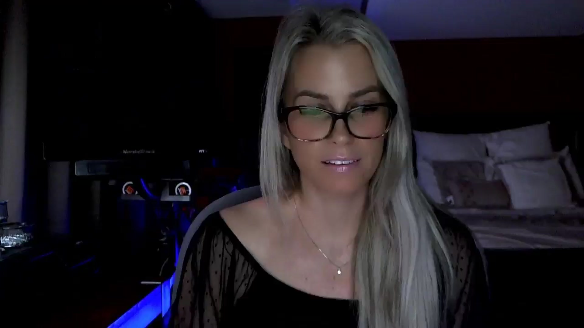 Gallery image thumbnail from Cora9's myfreecams stream on, 01/07/2026, 05:38 image 11 of 20
