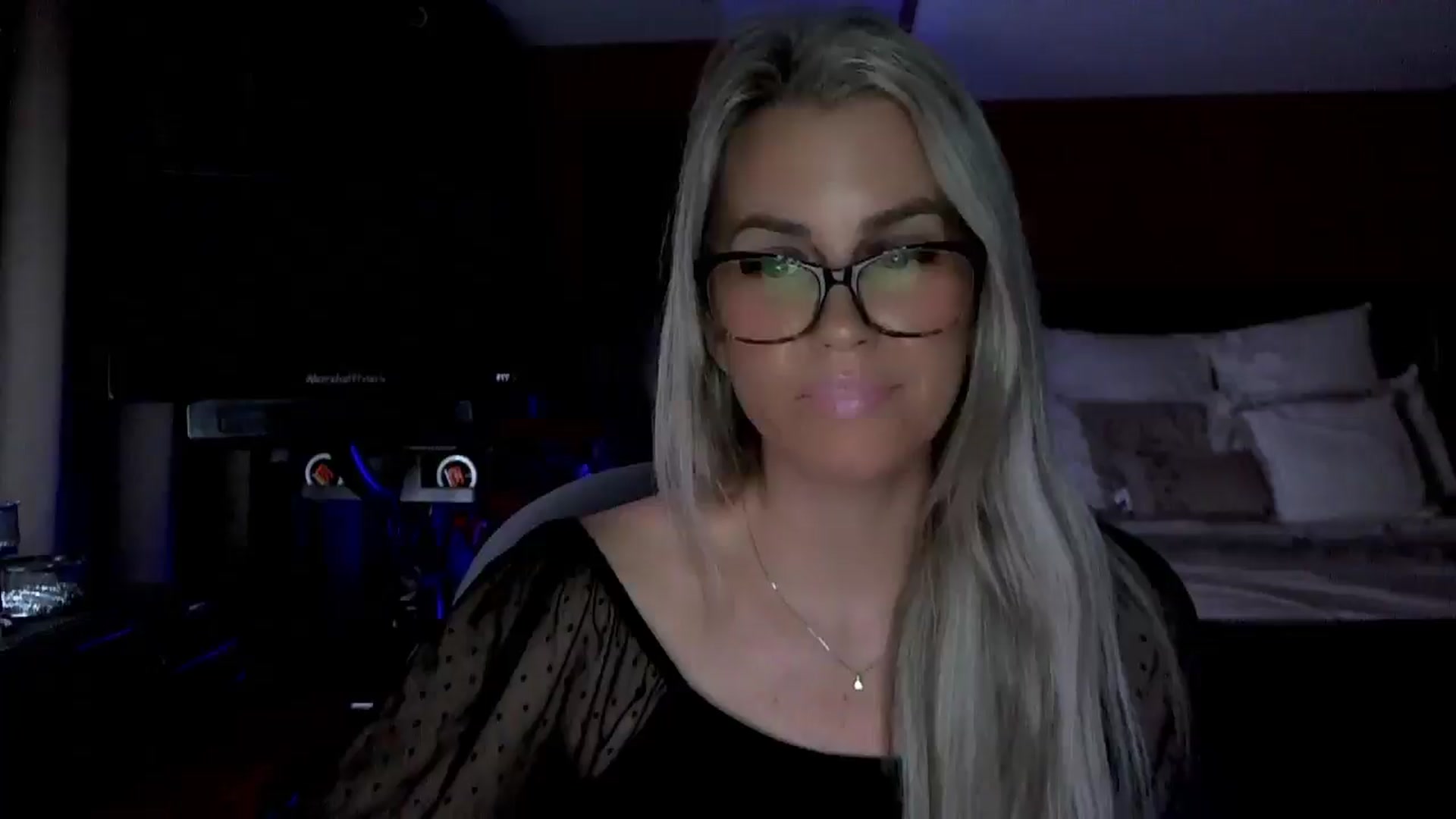Gallery image thumbnail from Cora9's myfreecams stream on, 01/07/2026, 05:38 image 13 of 20