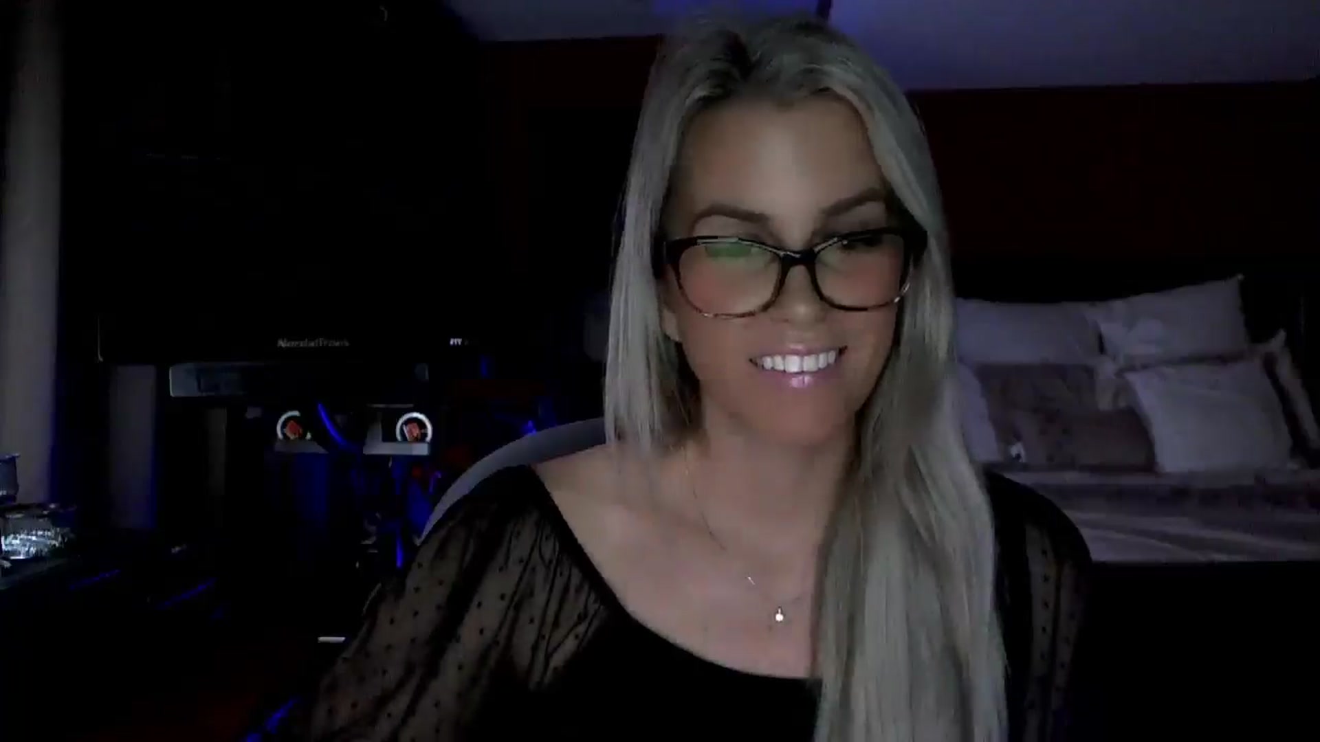 Gallery image thumbnail from Cora9's myfreecams stream on, 01/07/2026, 05:38 image 6 of 20