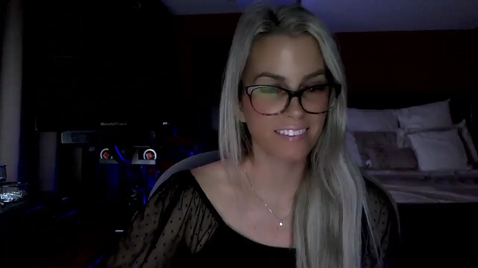 Gallery image thumbnail from Cora9's myfreecams stream on, 01/07/2026, 05:38 image 12 of 20