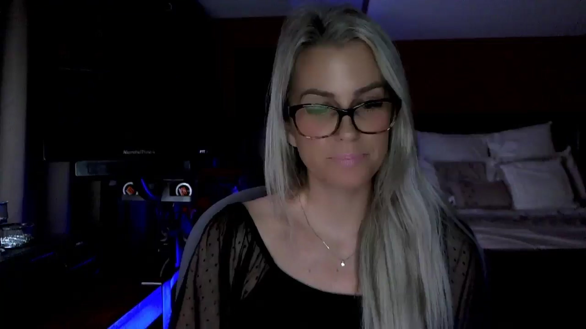 Gallery image thumbnail from Cora9's myfreecams stream on, 01/07/2026, 05:38 image 18 of 20