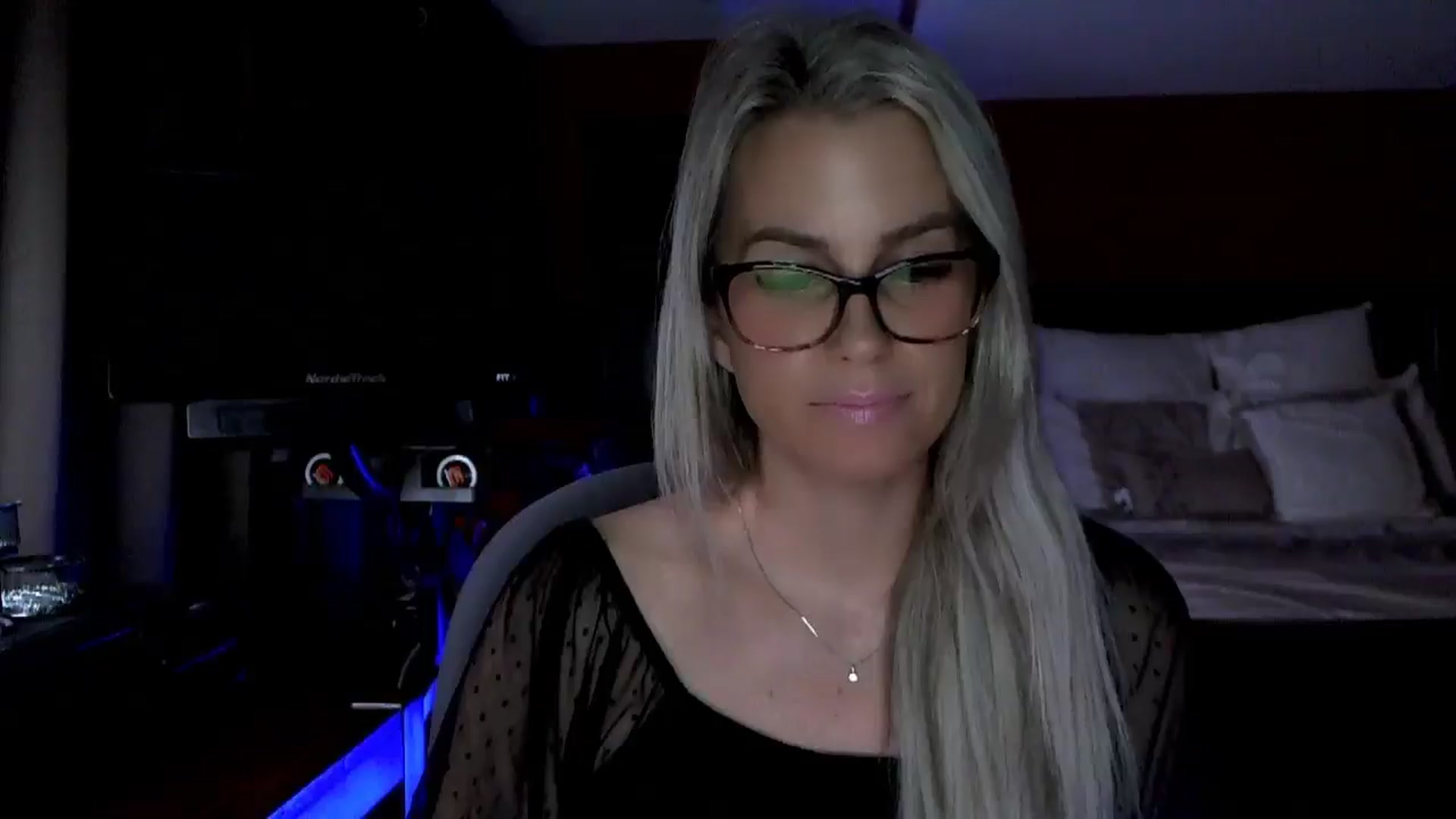 Gallery image thumbnail from Cora9's myfreecams stream on, 01/07/2026, 05:38 image 16 of 20