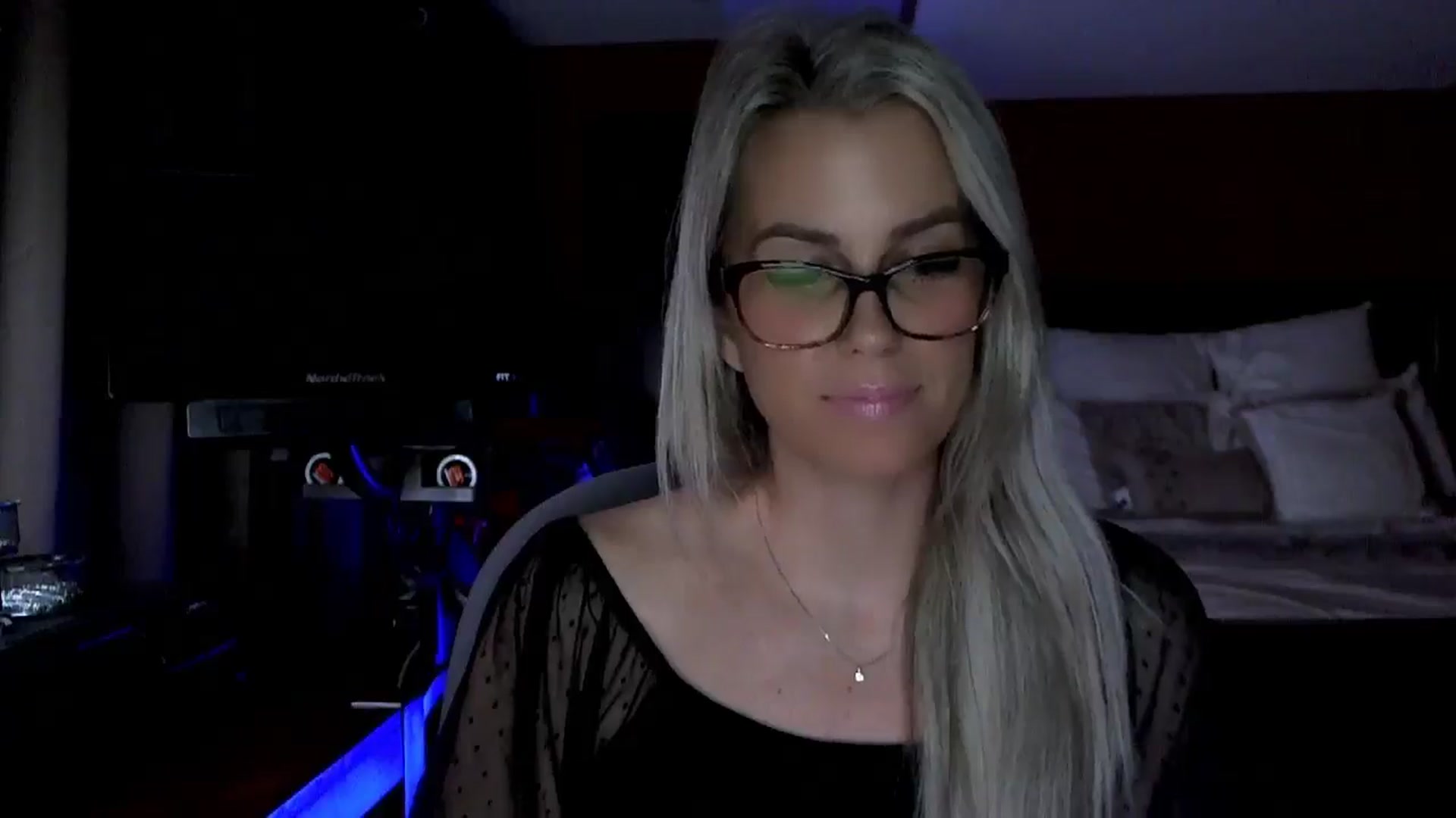 Gallery image thumbnail from Cora9's myfreecams stream on, 01/07/2026, 05:38 image 4 of 20