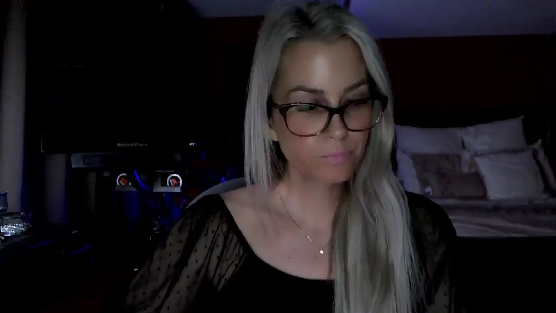 Gallery image thumbnail from Cora9's myfreecams stream on, 01/07/2026, 05:38 image 14 of 20