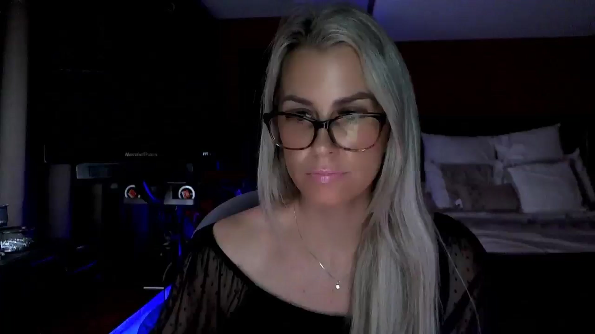 Gallery image thumbnail from Cora9's myfreecams stream on, 01/07/2026, 05:38 image 9 of 20