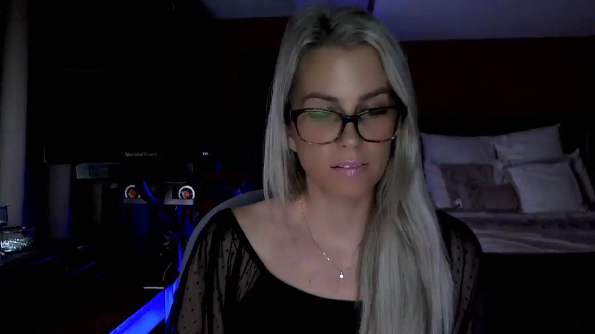 Gallery image thumbnail from Cora9's myfreecams stream on, 01/07/2026, 05:38 image 5 of 20